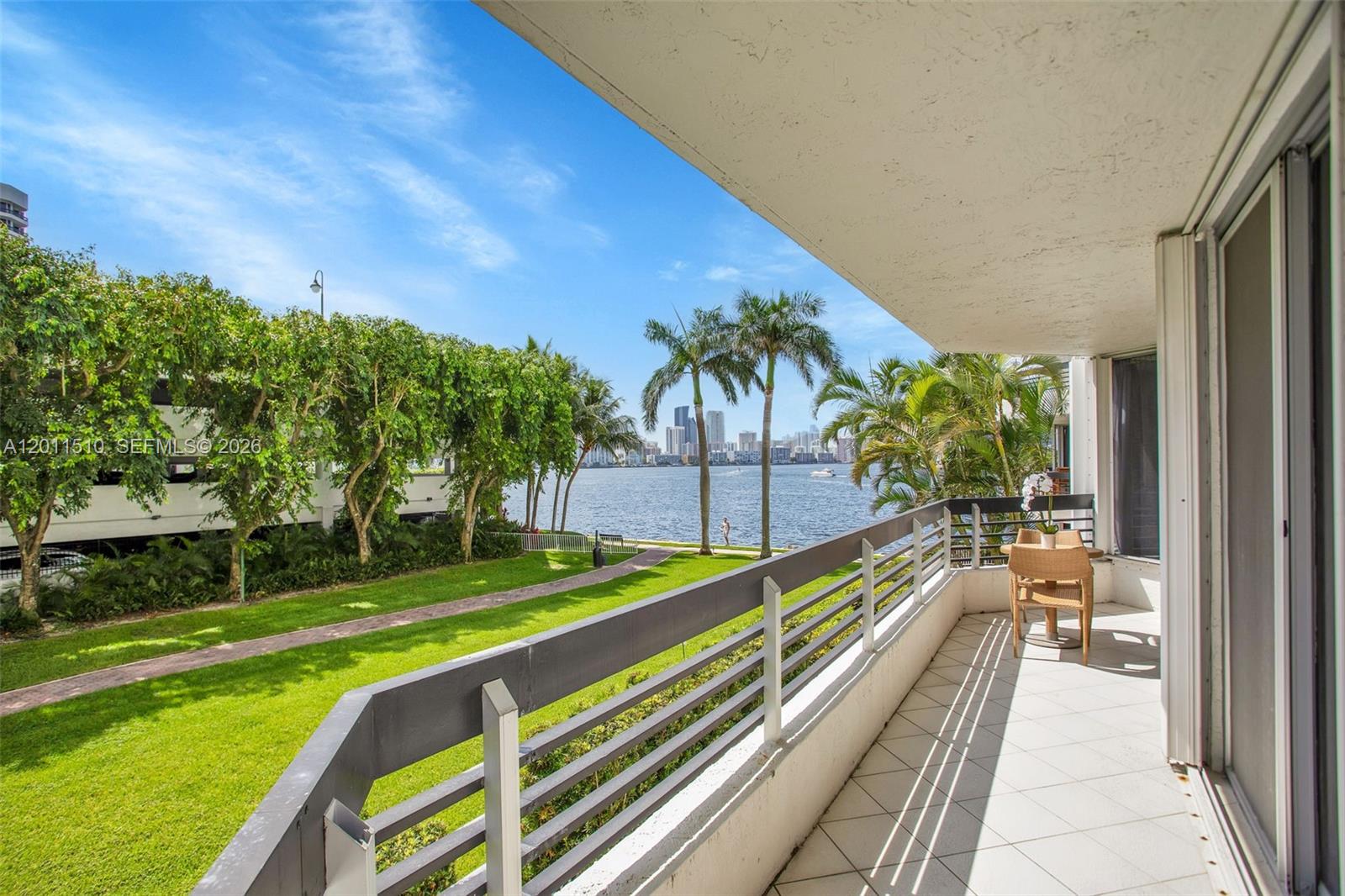 MYSTIC POINTE TOWER 500 C - Residential