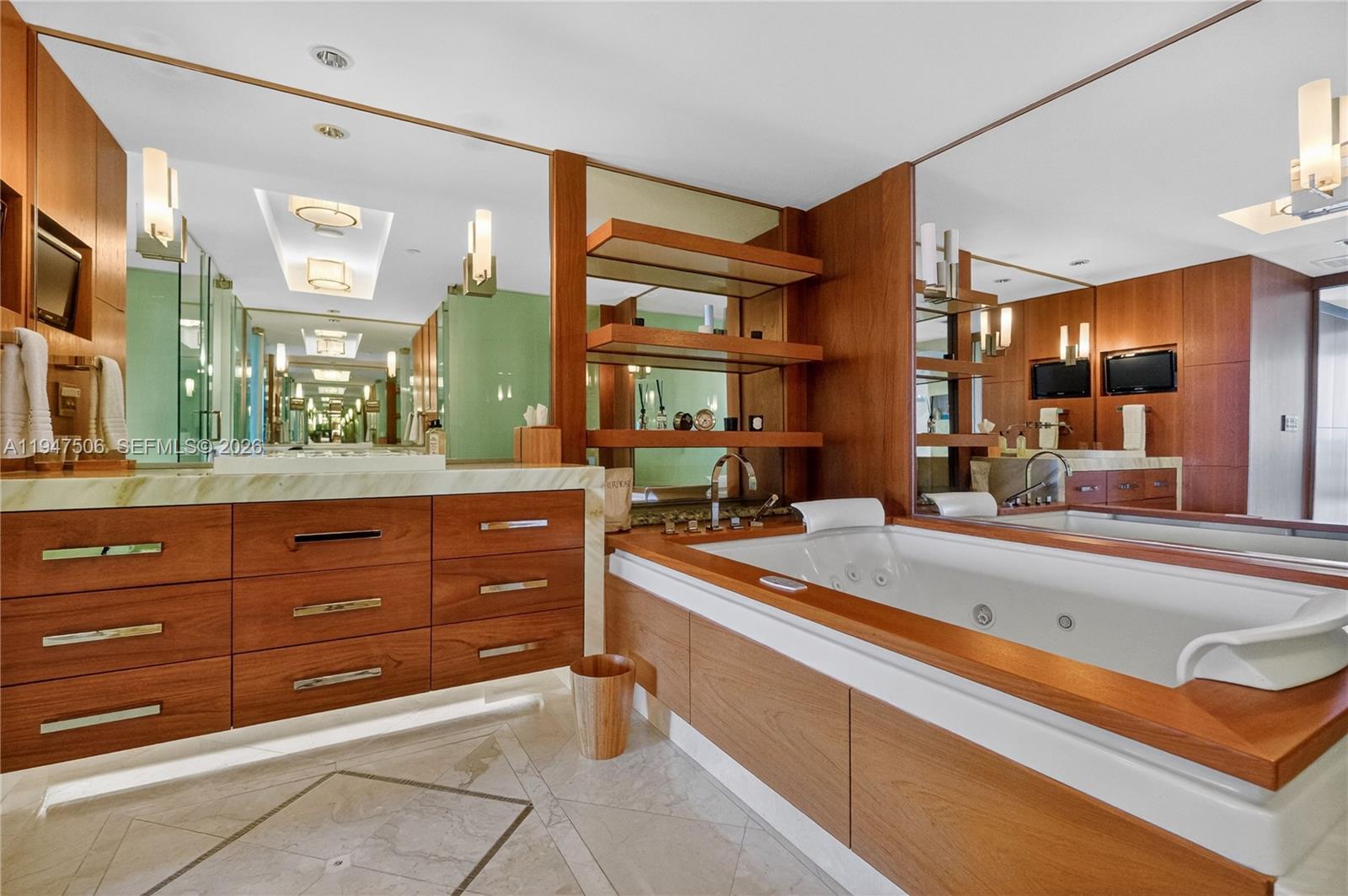 JADE RESIDENCES - Residential