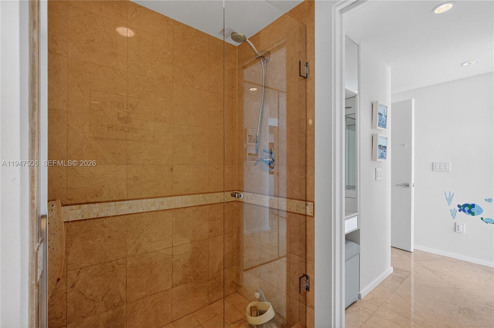 JADE RESIDENCES - Residential