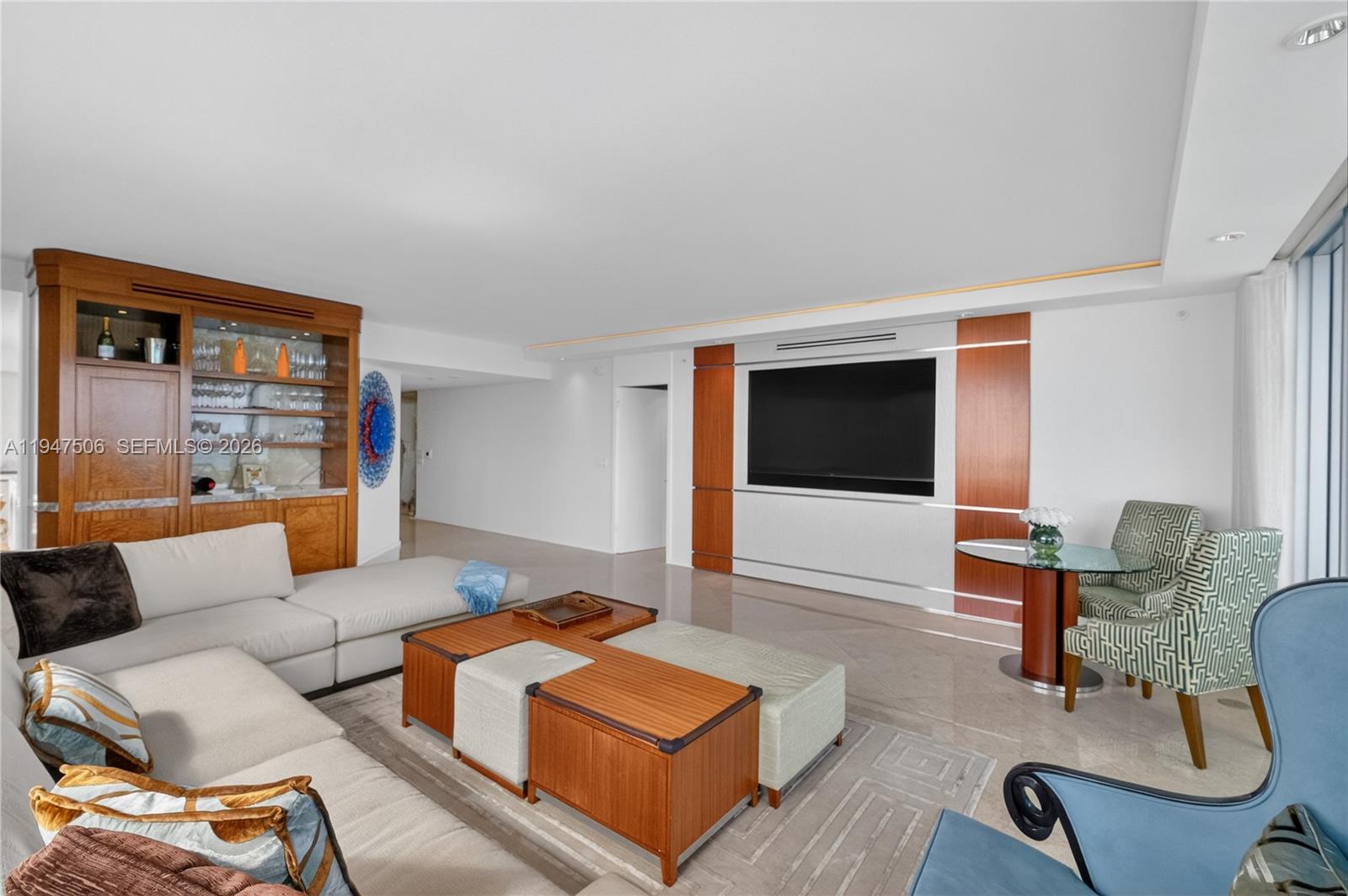 JADE RESIDENCES - Residential