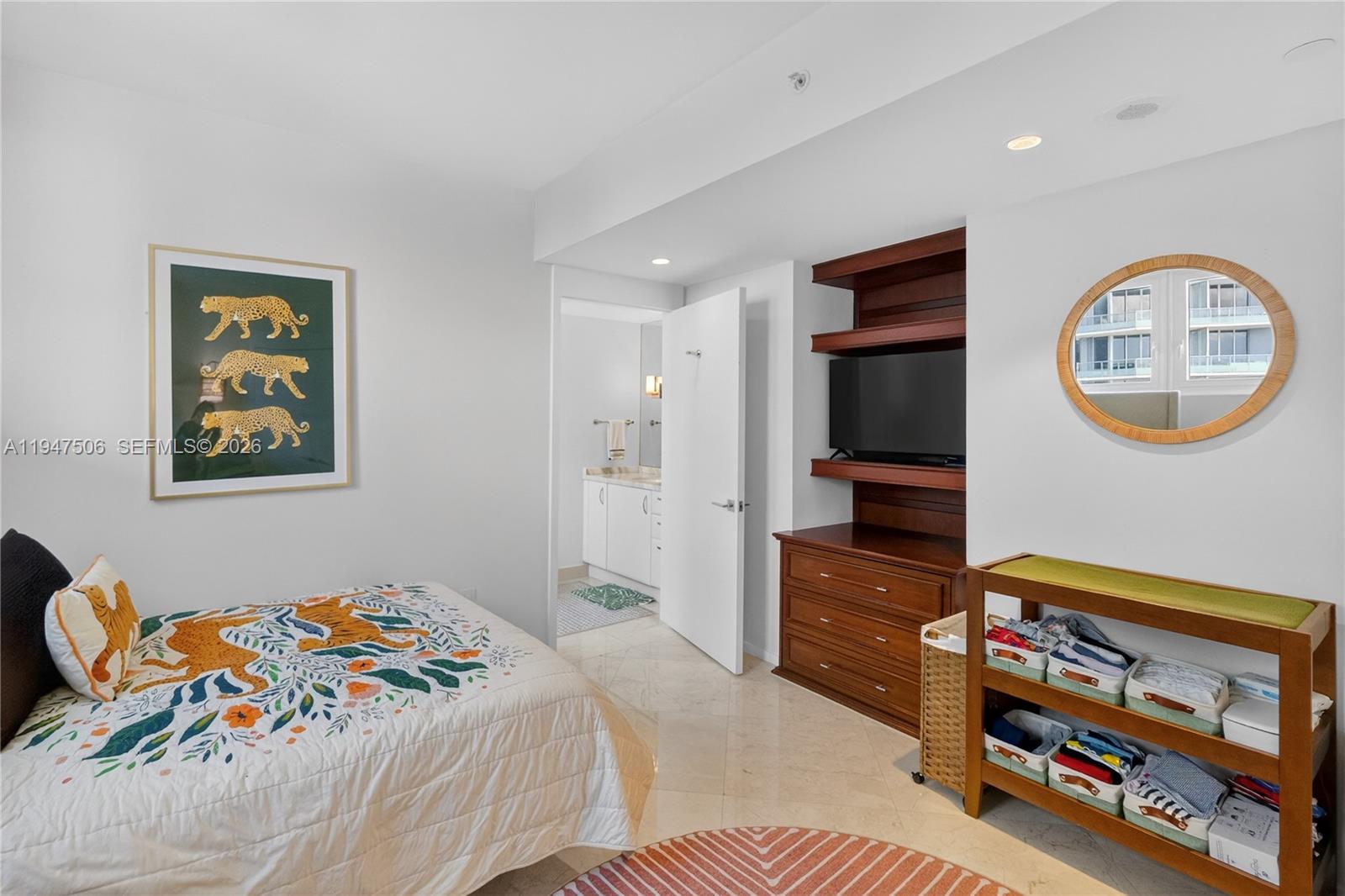 JADE RESIDENCES - Residential