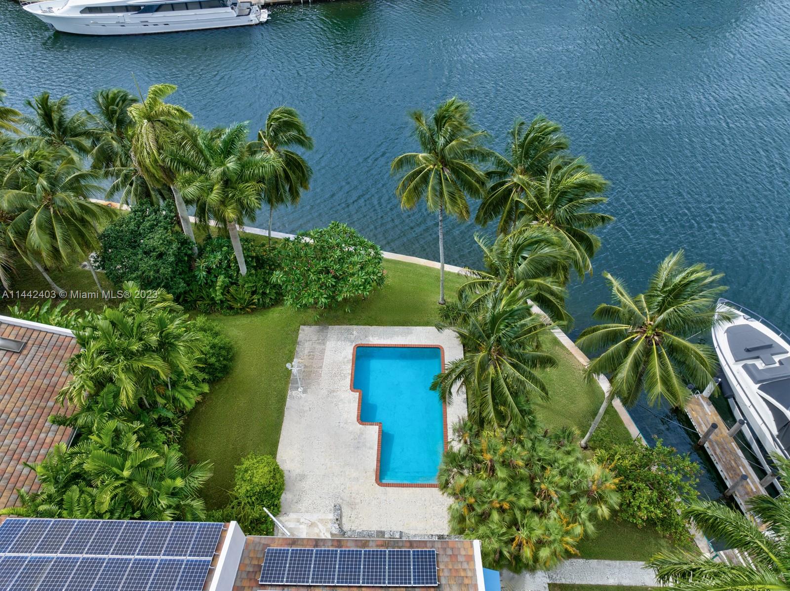 GABLES ESTATES NO 2 - Land