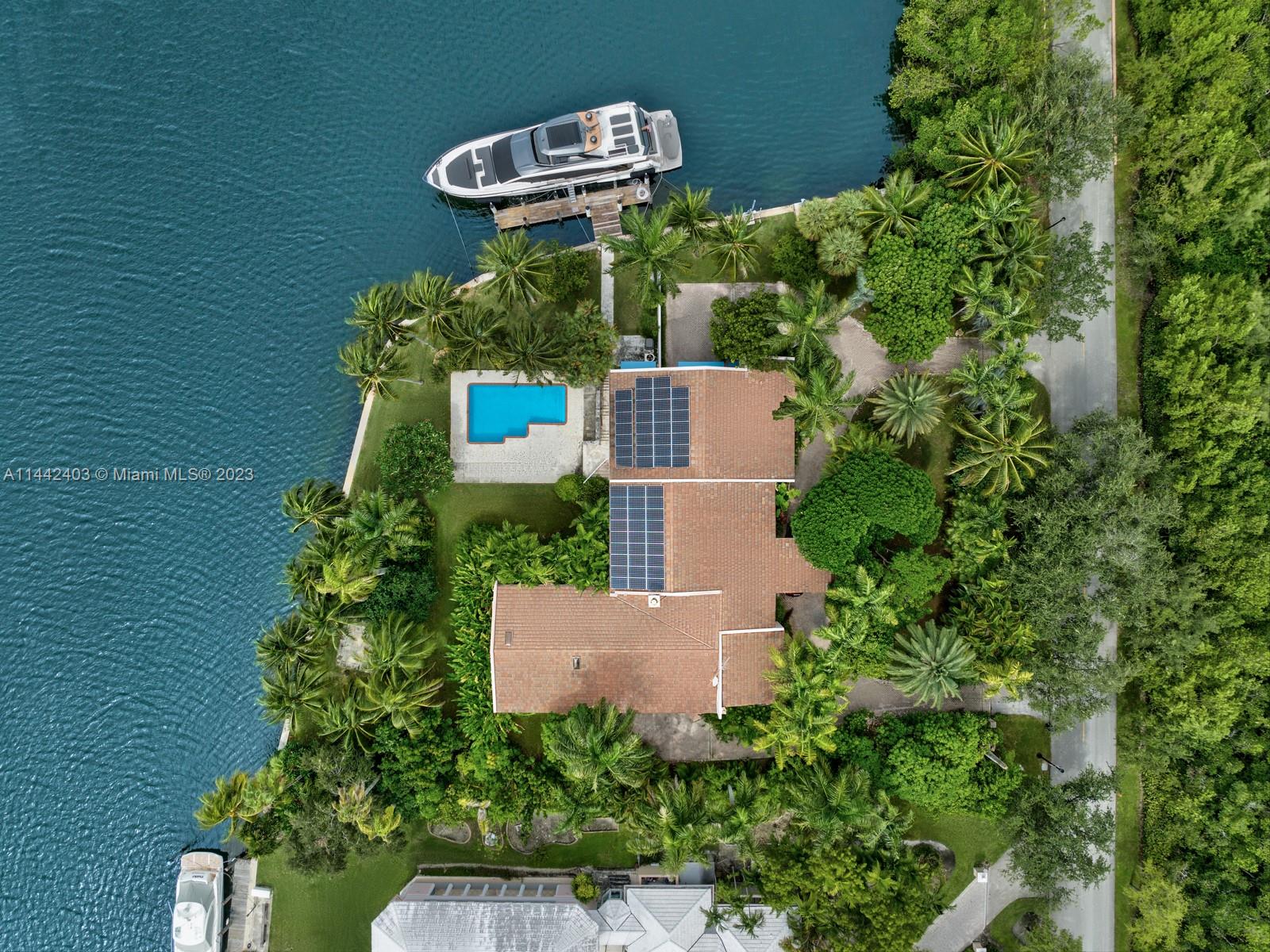 GABLES ESTATES NO 2 - Land