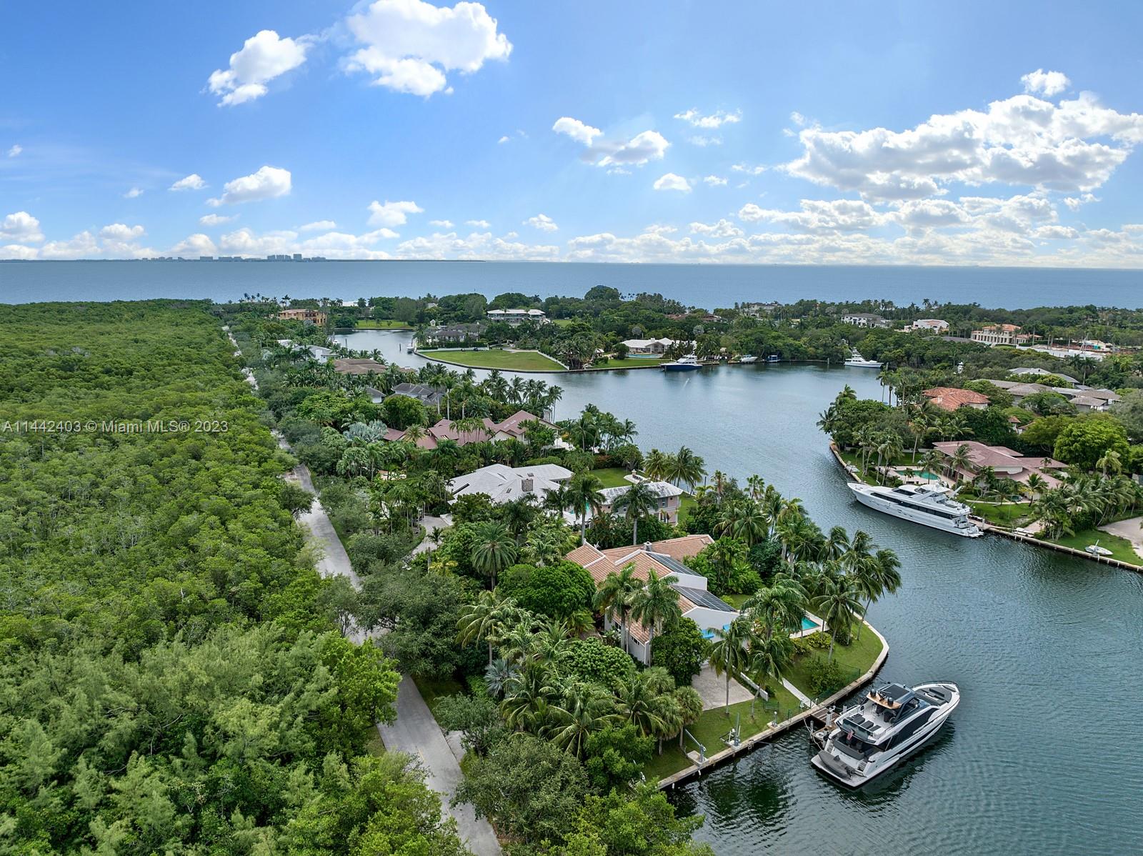 GABLES ESTATES NO 2 - Land