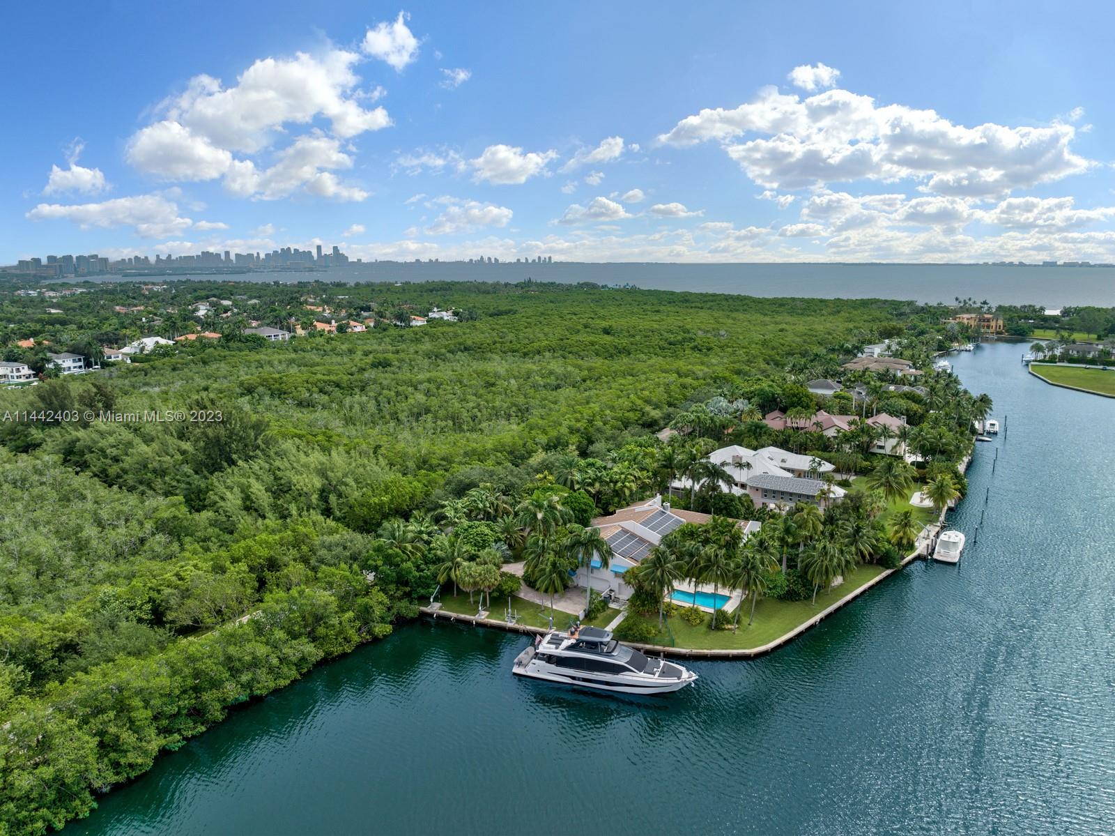 GABLES ESTATES NO 2 - Land