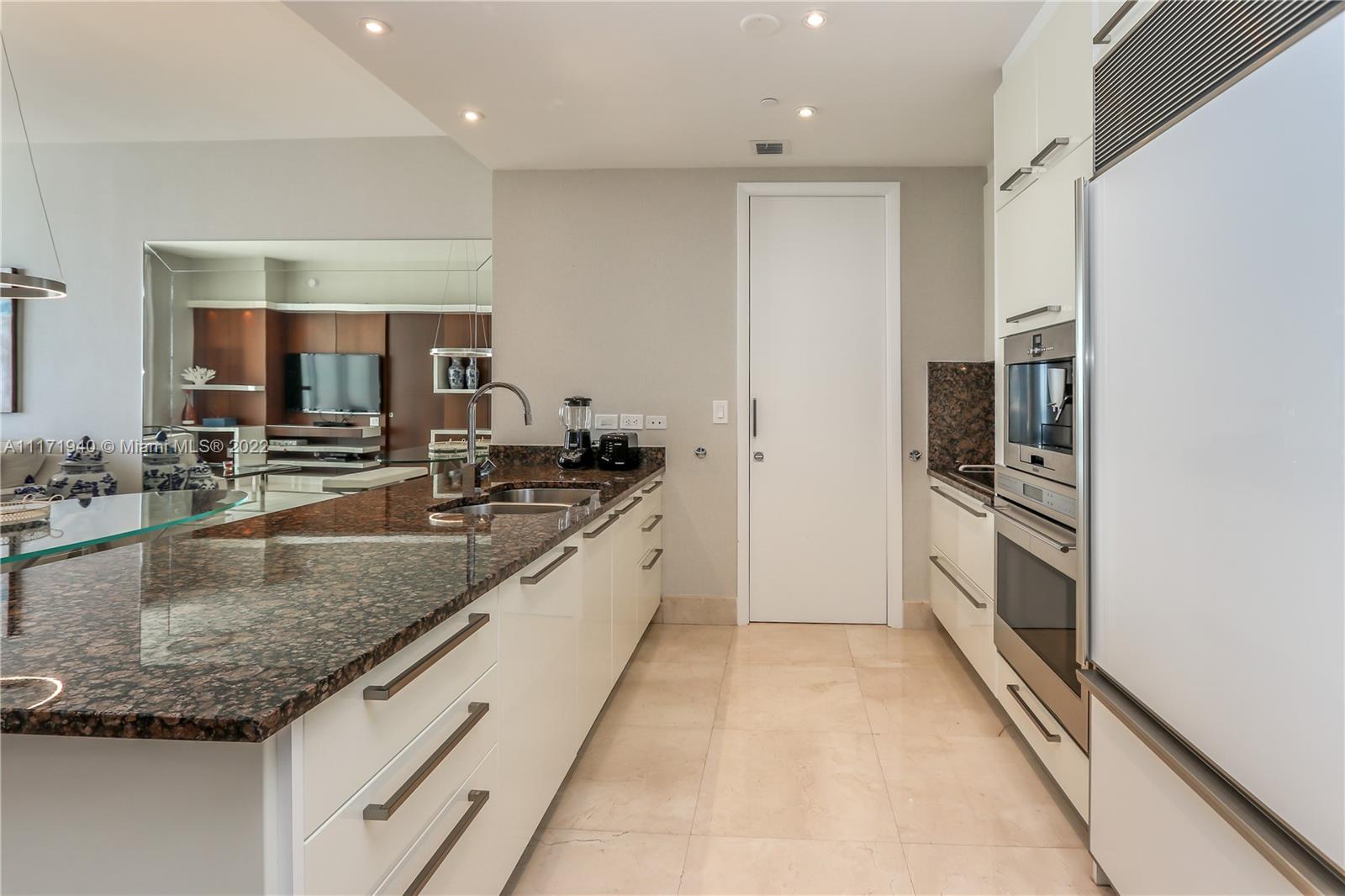 TDR TOWER I CONDO - Residential Lease