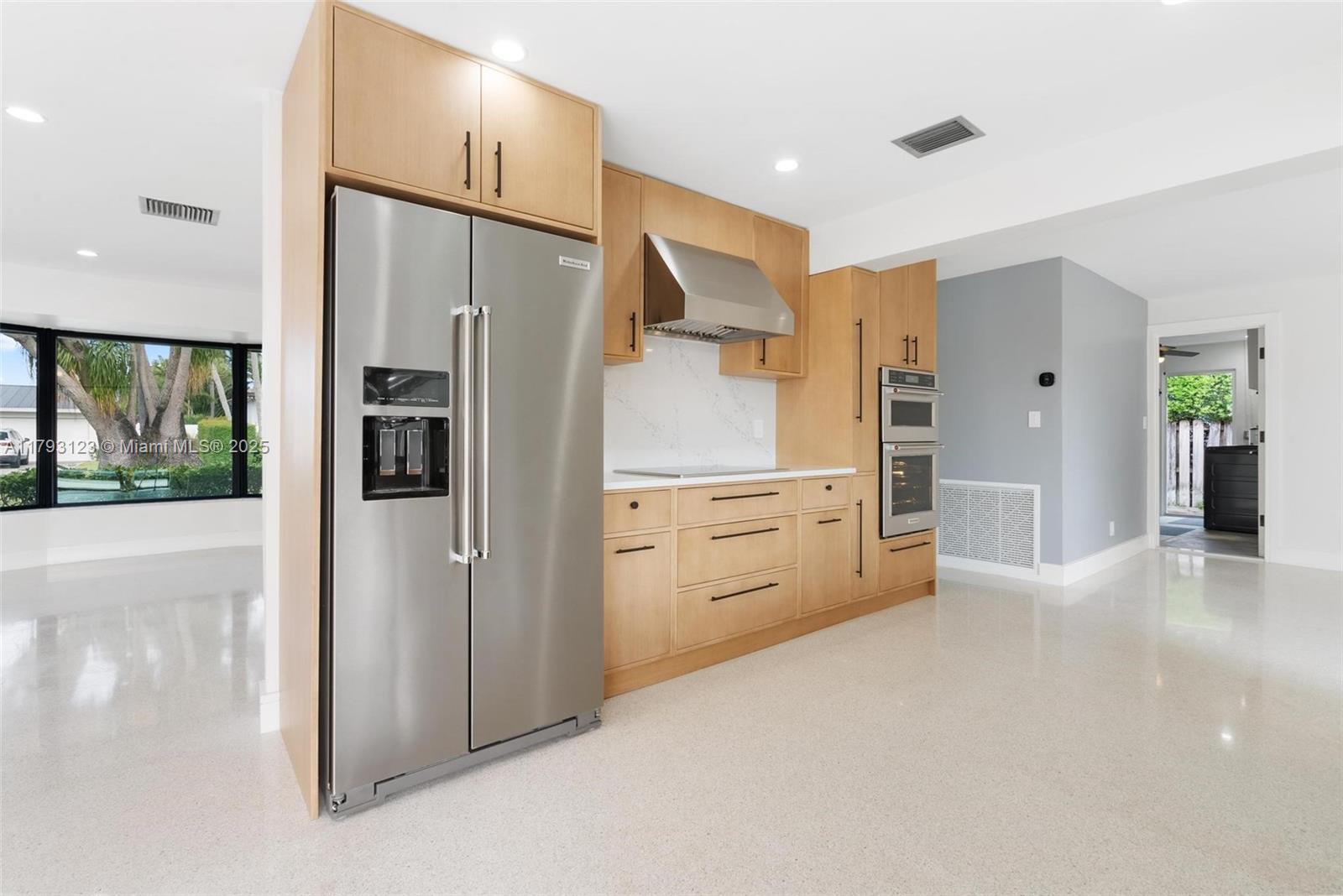 LIGHTHOUSE POINT 6TH SEC - Residential