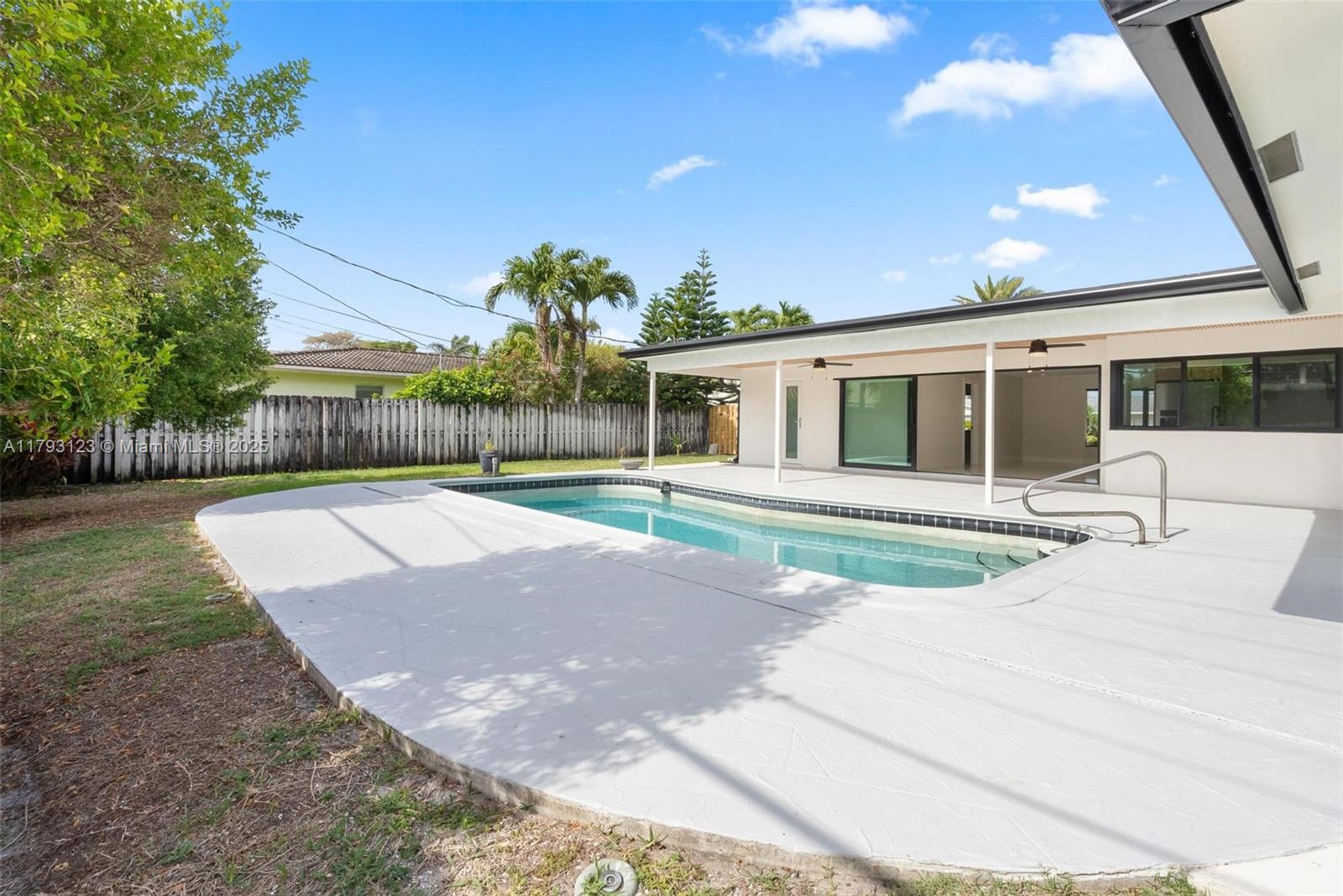 LIGHTHOUSE POINT 6TH SEC - Residential