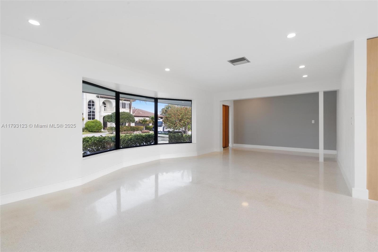 LIGHTHOUSE POINT 6TH SEC - Residential