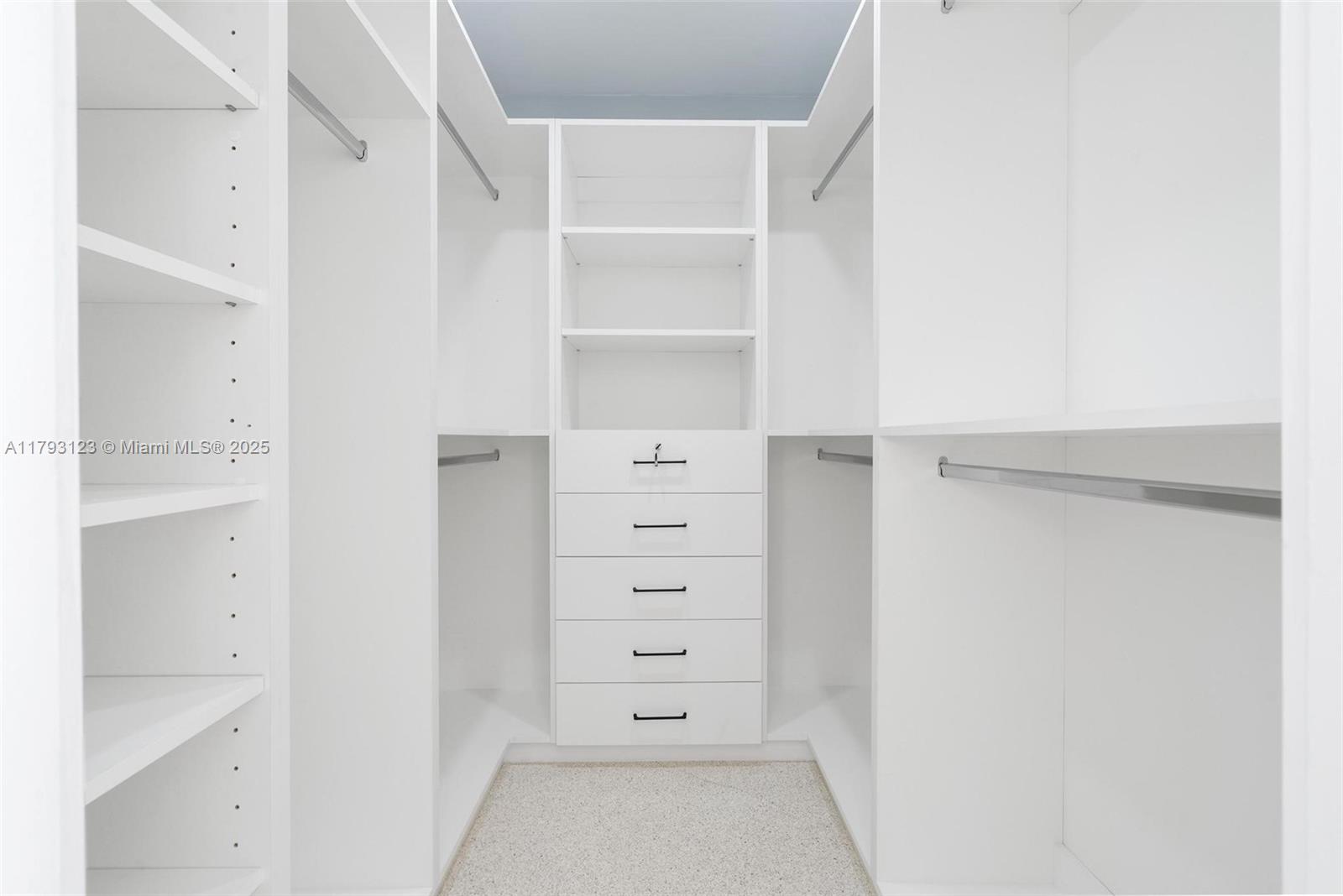 LIGHTHOUSE POINT 6TH SEC - Residential