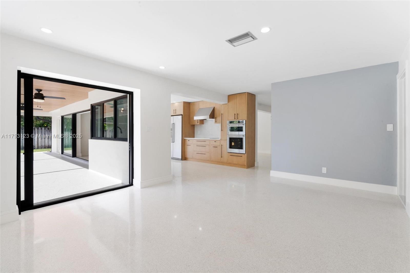 LIGHTHOUSE POINT 6TH SEC - Residential