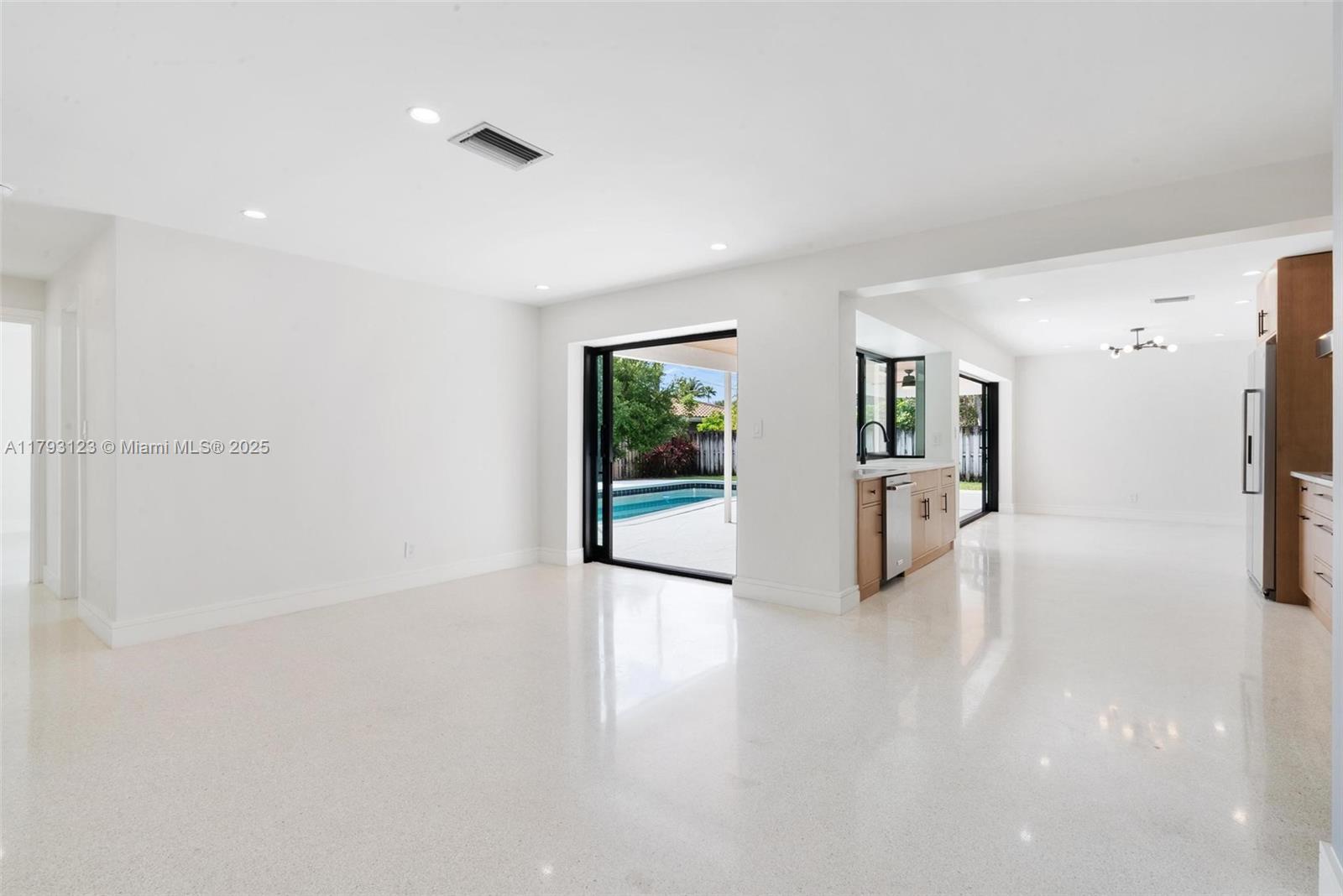 LIGHTHOUSE POINT 6TH SEC - Residential