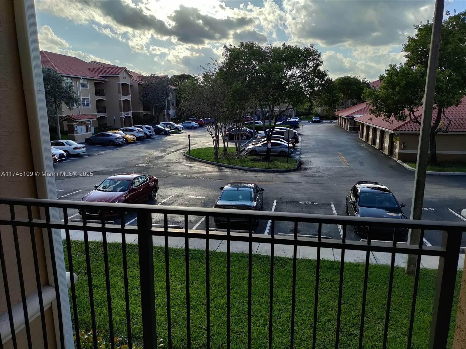 MARQUESA CONDO - Residential