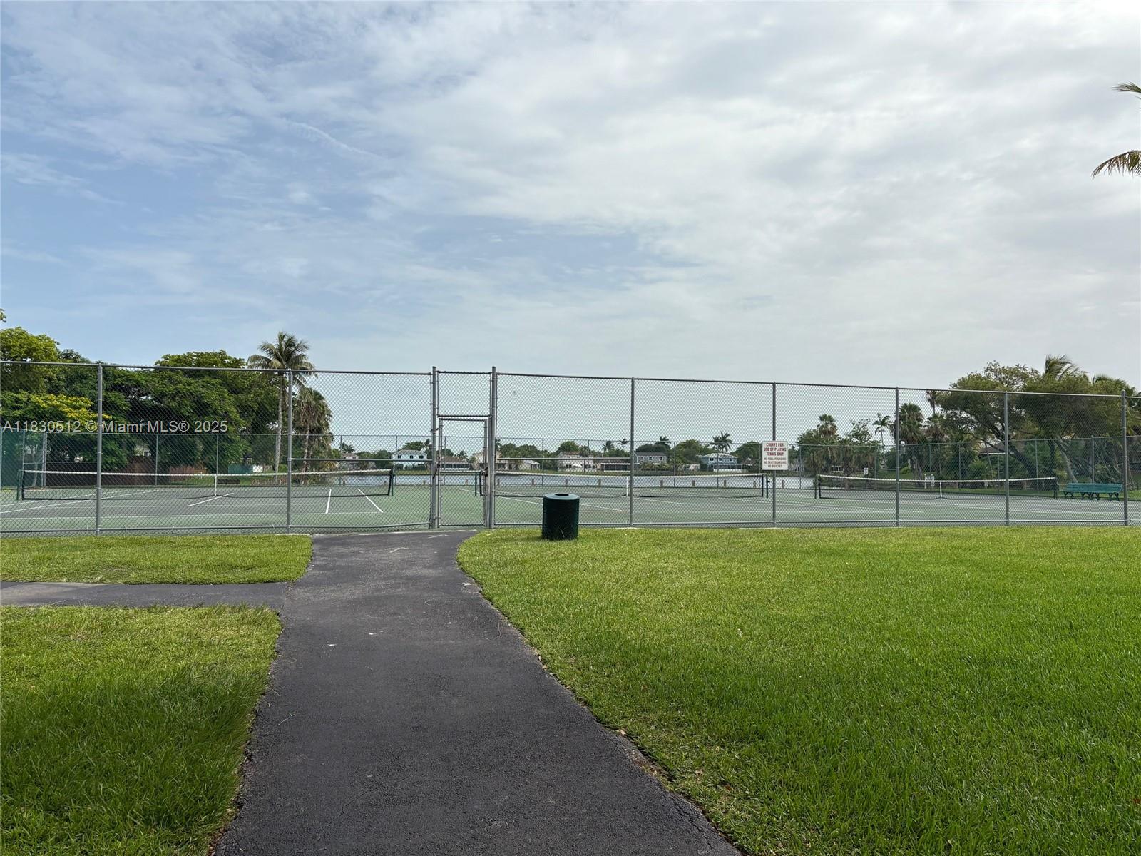 LAKES BY THE BAY SEC 6 - Residential