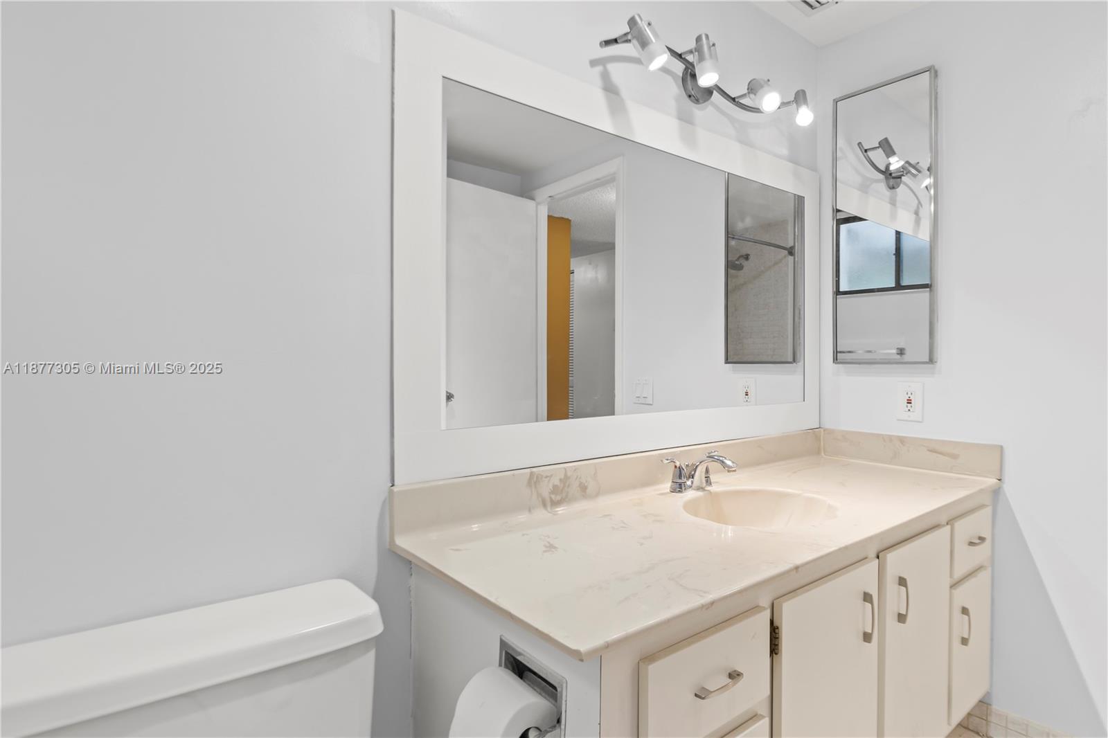 SUMMERTREE VILG CALIF CL - Residential