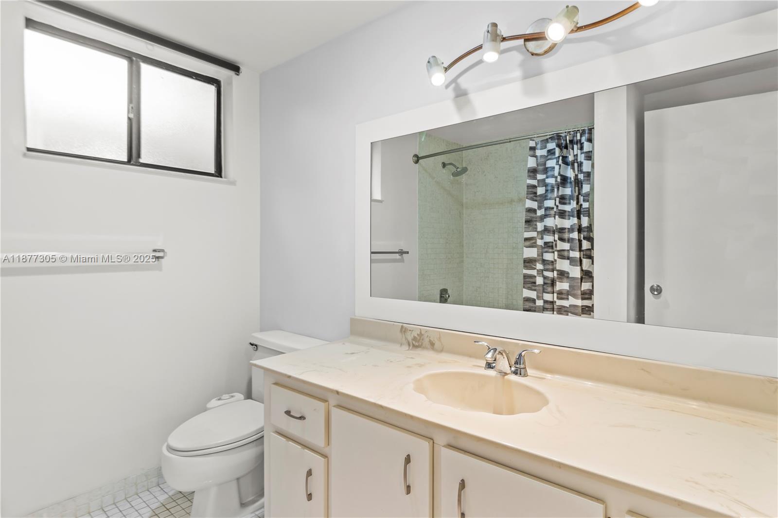 SUMMERTREE VILG CALIF CL - Residential