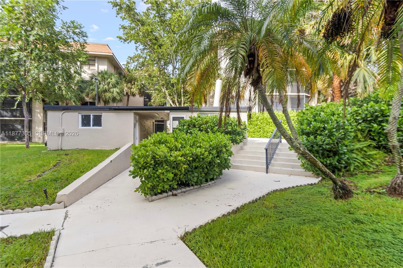 SUMMERTREE VILG CALIF CL - Residential