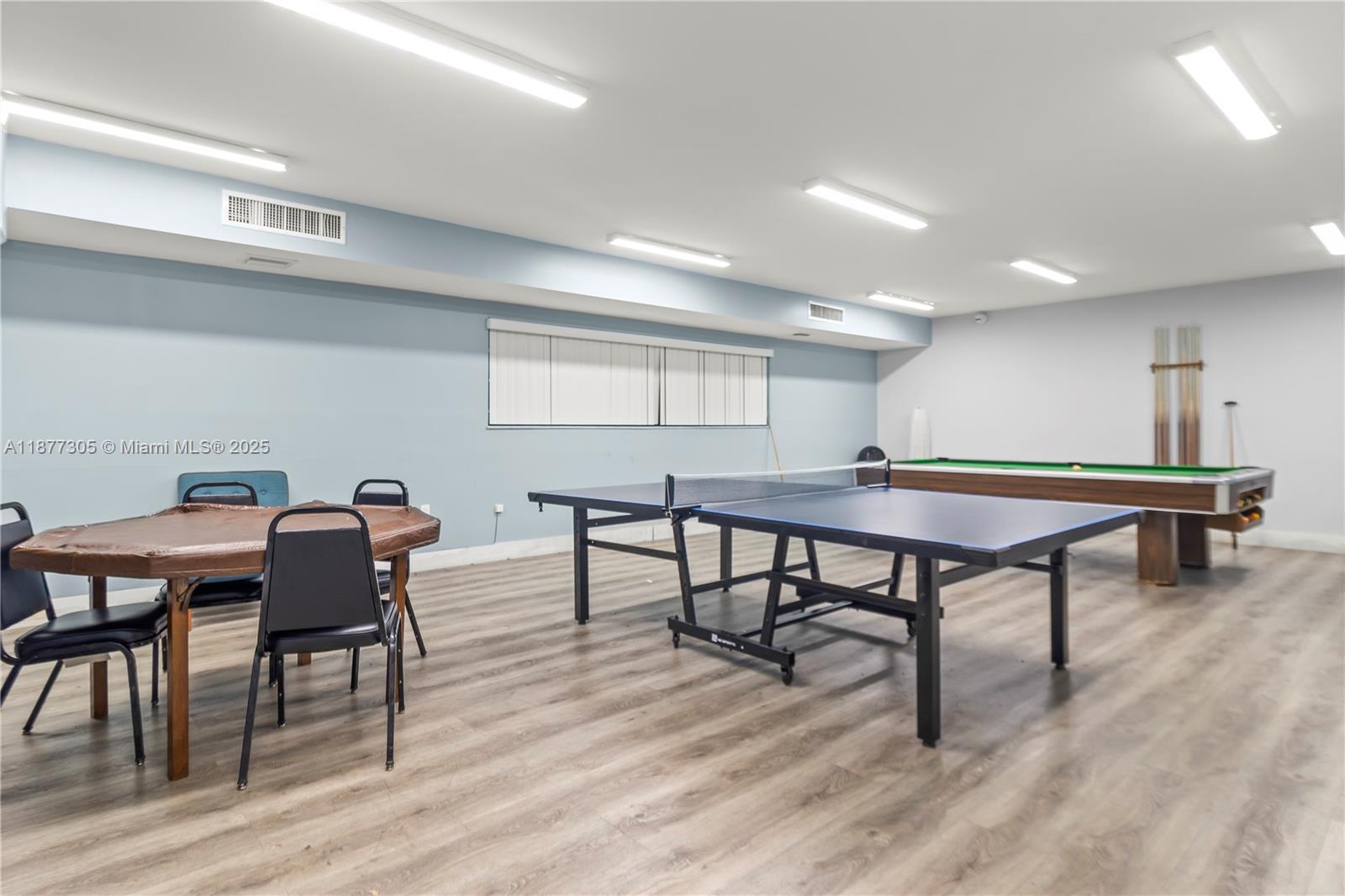 SUMMERTREE VILG CALIF CL - Residential