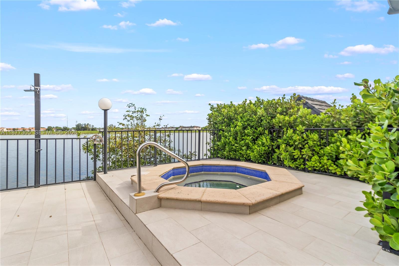 SUMMERTREE VILG CALIF CL - Residential