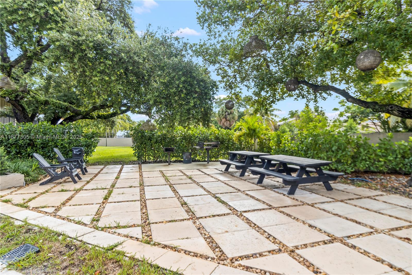 SUMMERTREE VILG CALIF CL - Residential