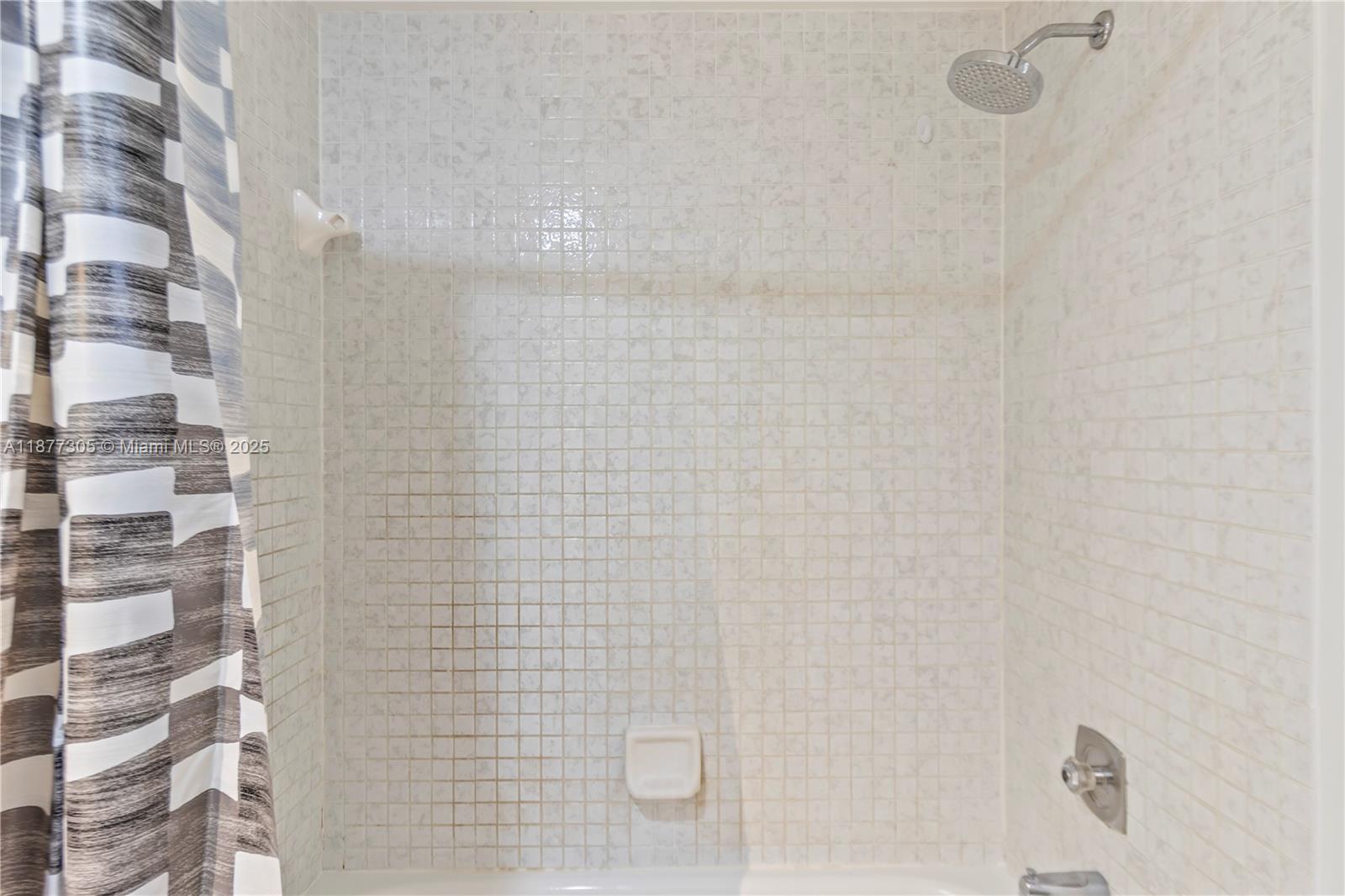 SUMMERTREE VILG CALIF CL - Residential