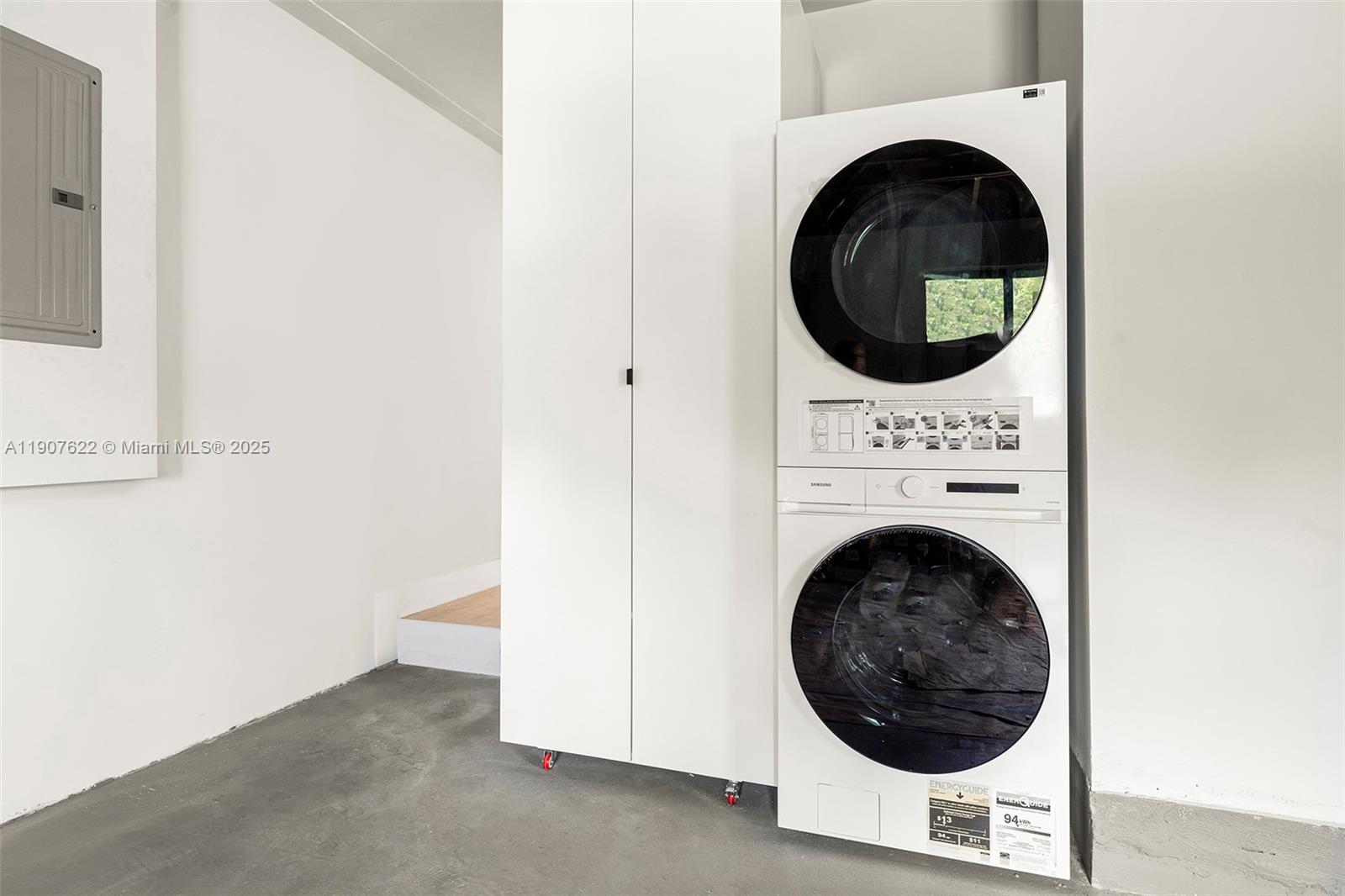 OLD CUTLER ESTATES SEC 3 - Residential Lease