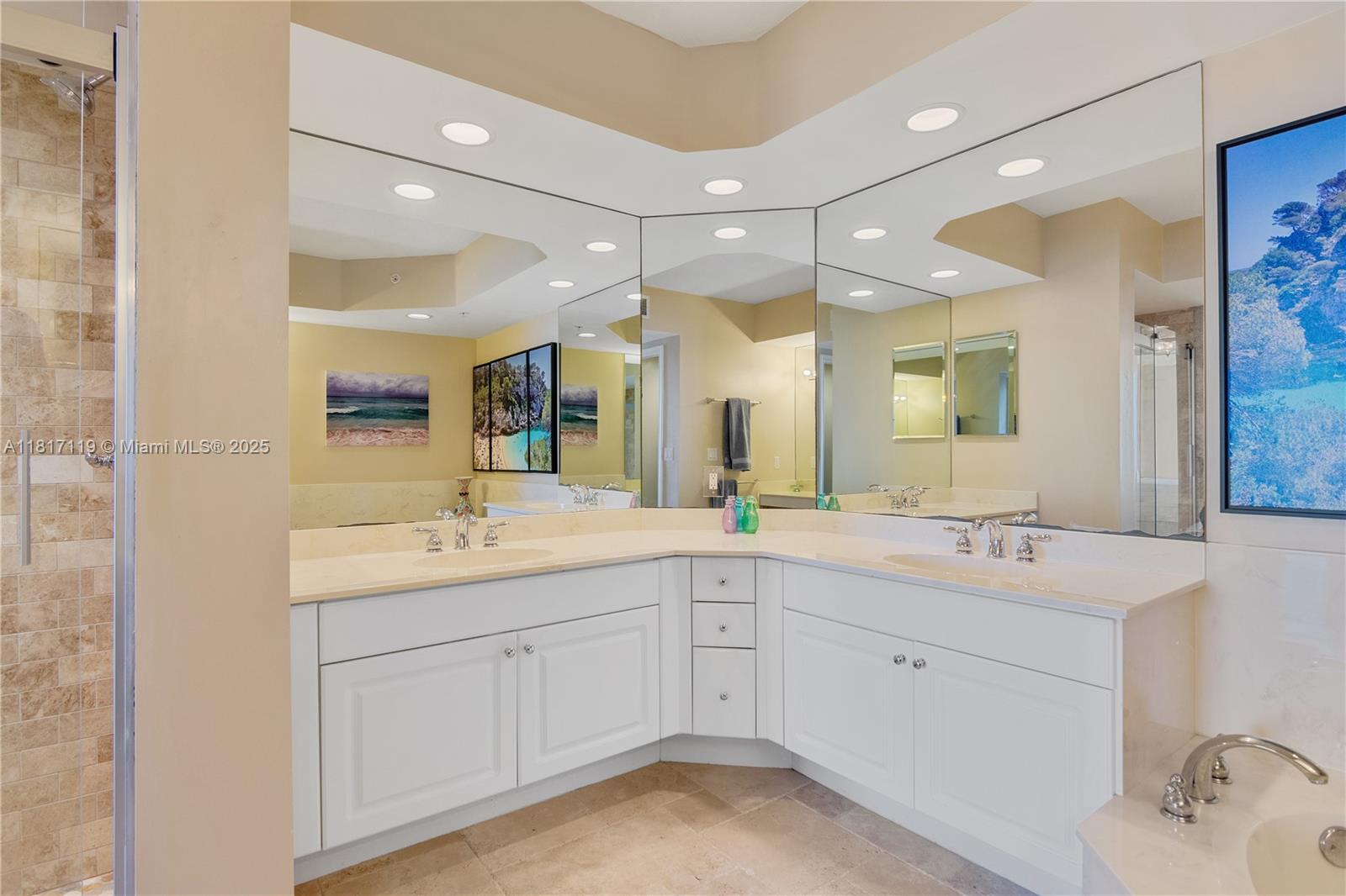 THE ATRIUM ON THE OCEAN I - Residential