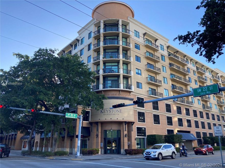 Beautifully maintained 2-bedroom condo with expansive views of Coral Gables and the Miami Skyline. Unit features 9-foot ceilings, stainless steel appliances, granite countertops in kitchen and bathrooms and comes with two assigned parking spaces. Great building with excellent amenities and juts a couple of blocks from Miracle Mile’s shopping and dining. Available from March 3, 2021.