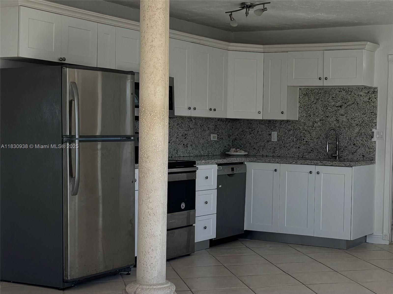 PIRATES COVE 1ST ADD - Residential Lease