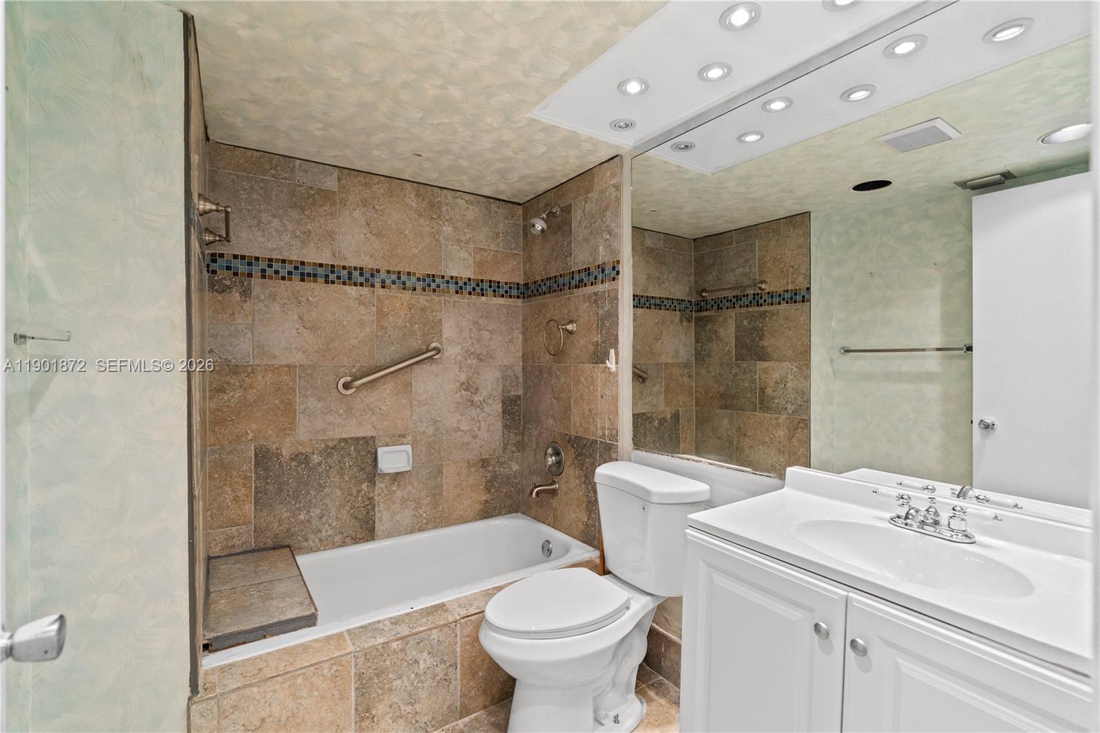 ABACO VILLAGE C CONDO - Residential