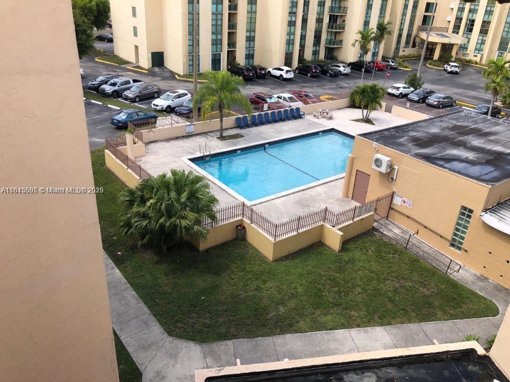 CORAL TOWERS CONDO - Residential