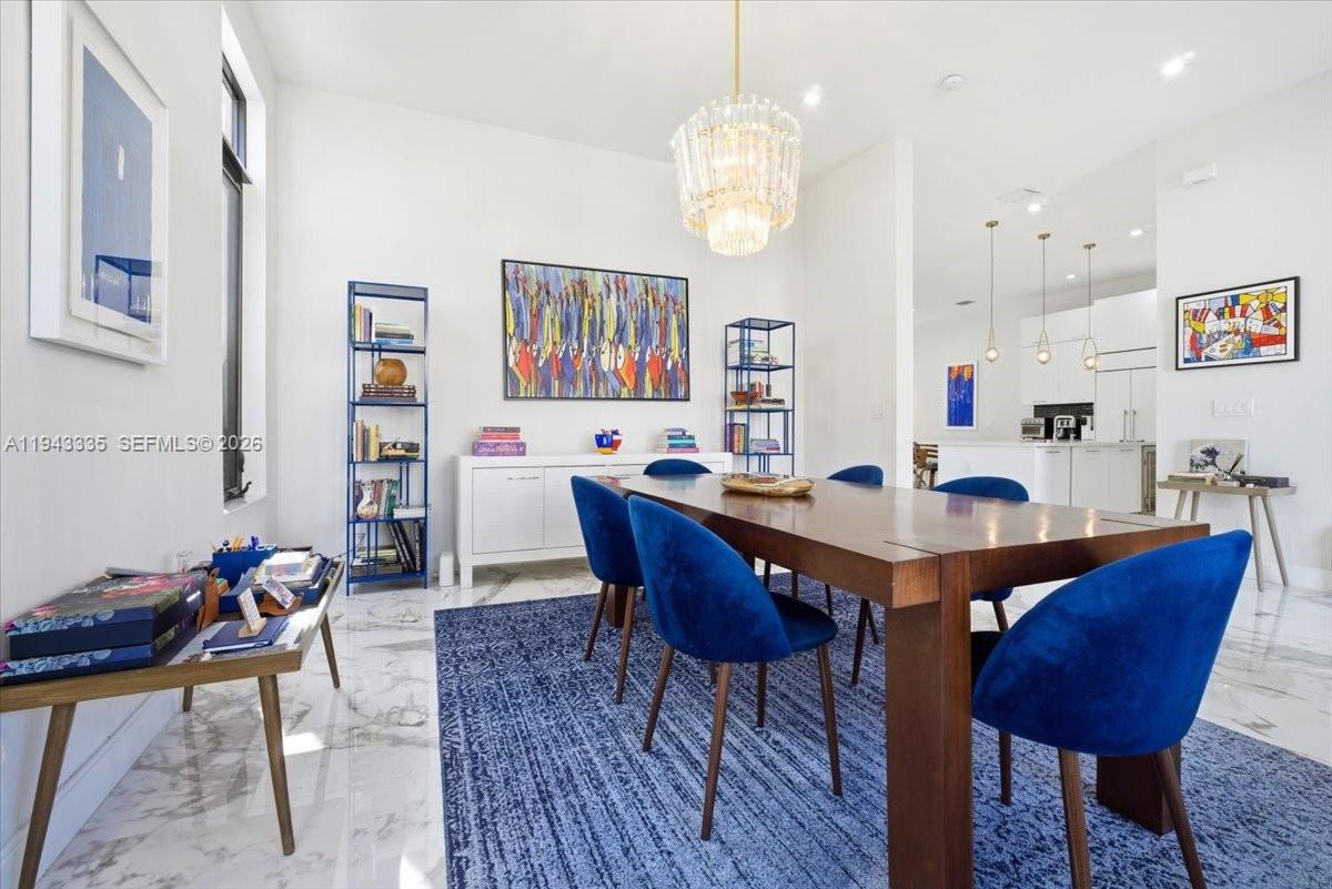 DOWNTOWN DORAL SOUTH PHAS - Residential