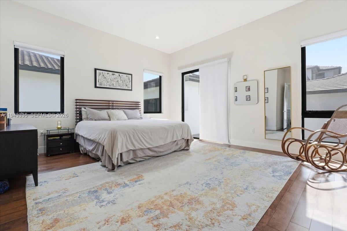 DOWNTOWN DORAL SOUTH PHAS - Residential