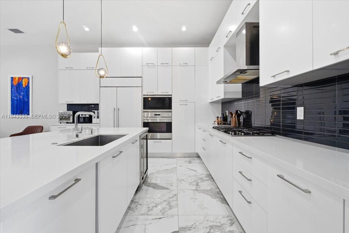 DOWNTOWN DORAL SOUTH PHAS - Residential