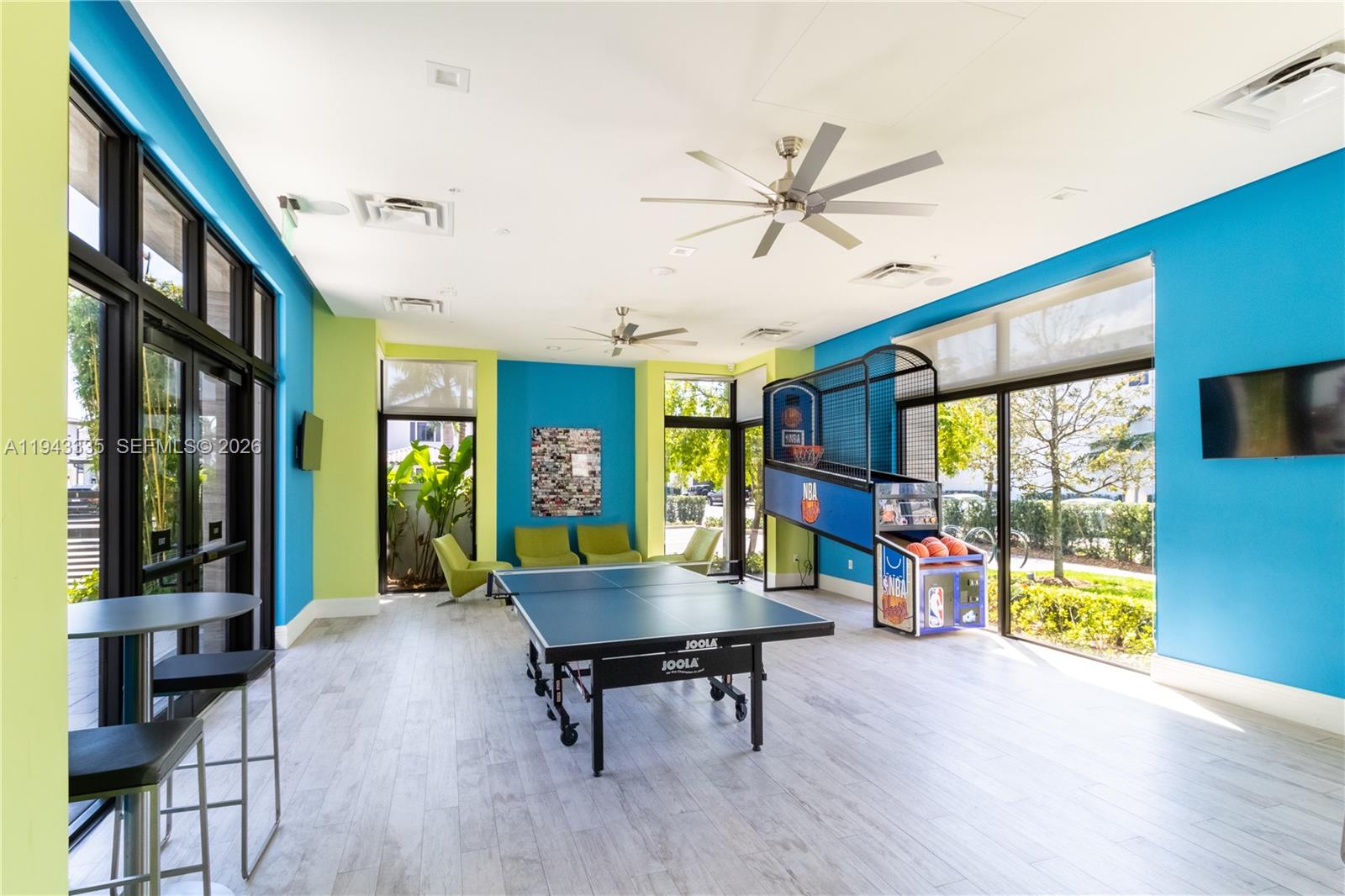 DOWNTOWN DORAL SOUTH PHAS - Residential