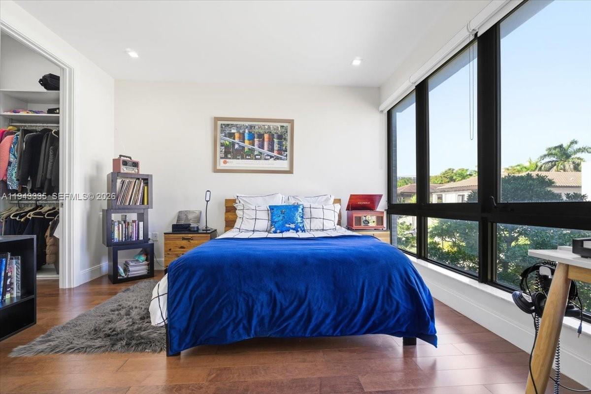 DOWNTOWN DORAL SOUTH PHAS - Residential