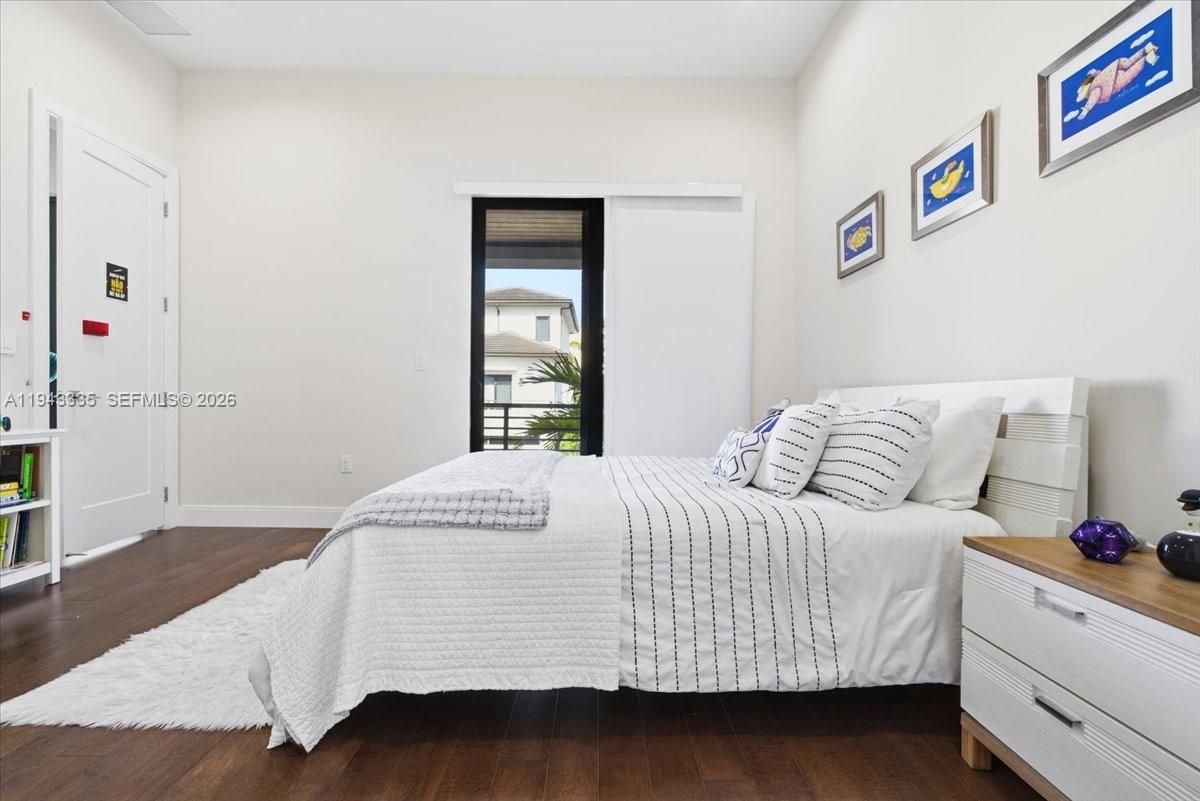 DOWNTOWN DORAL SOUTH PHAS - Residential