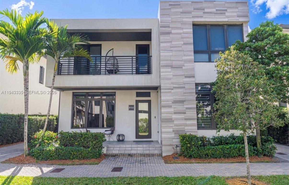 DOWNTOWN DORAL SOUTH PHAS - Residential