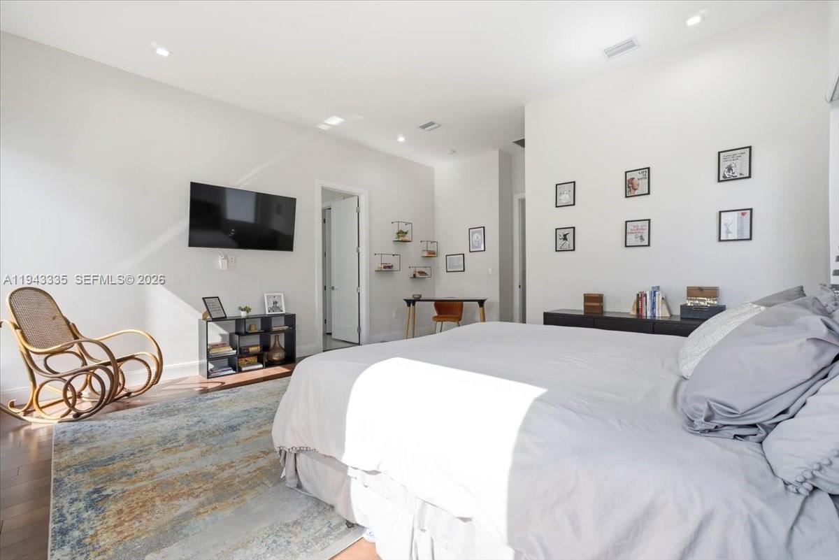 DOWNTOWN DORAL SOUTH PHAS - Residential