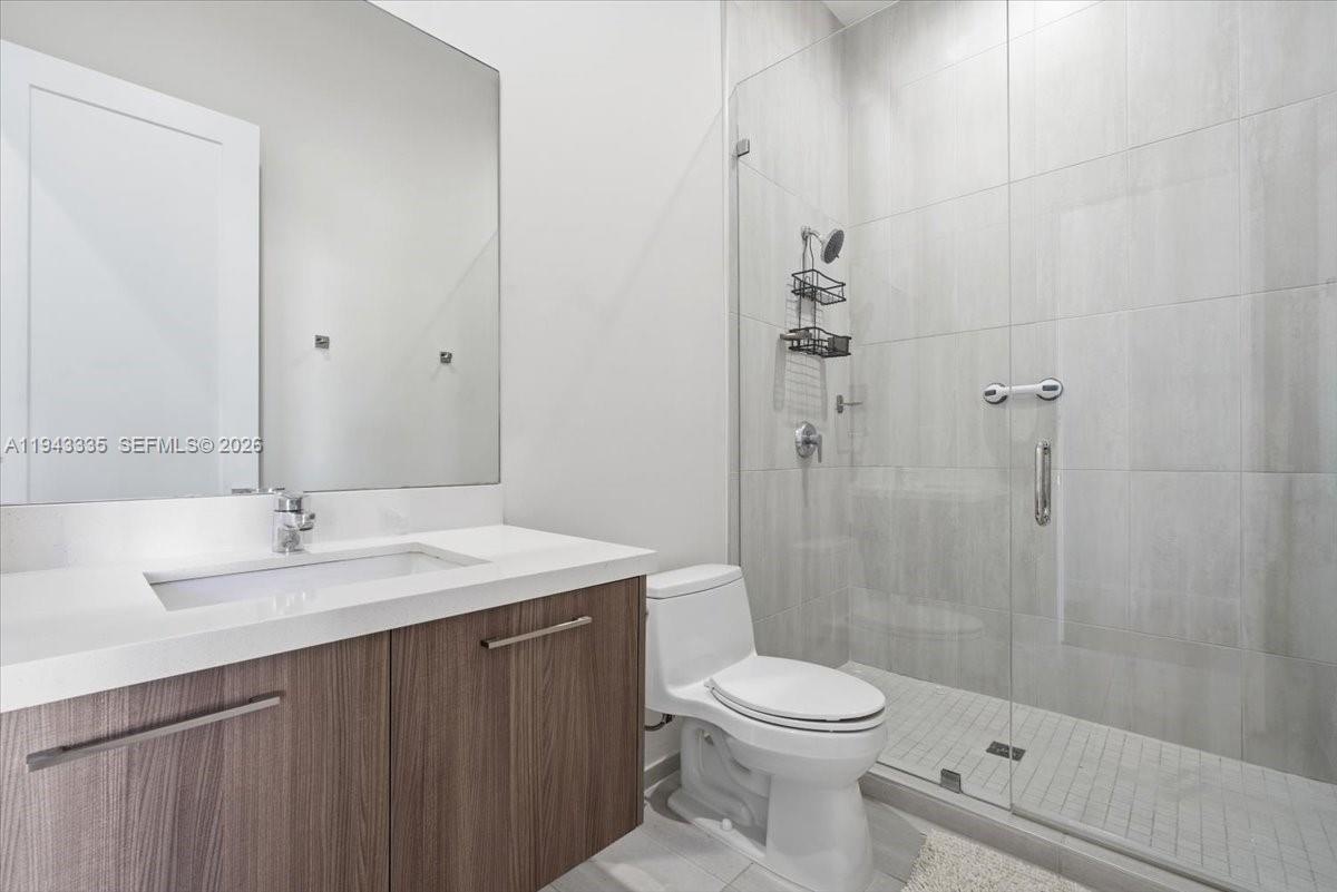 DOWNTOWN DORAL SOUTH PHAS - Residential