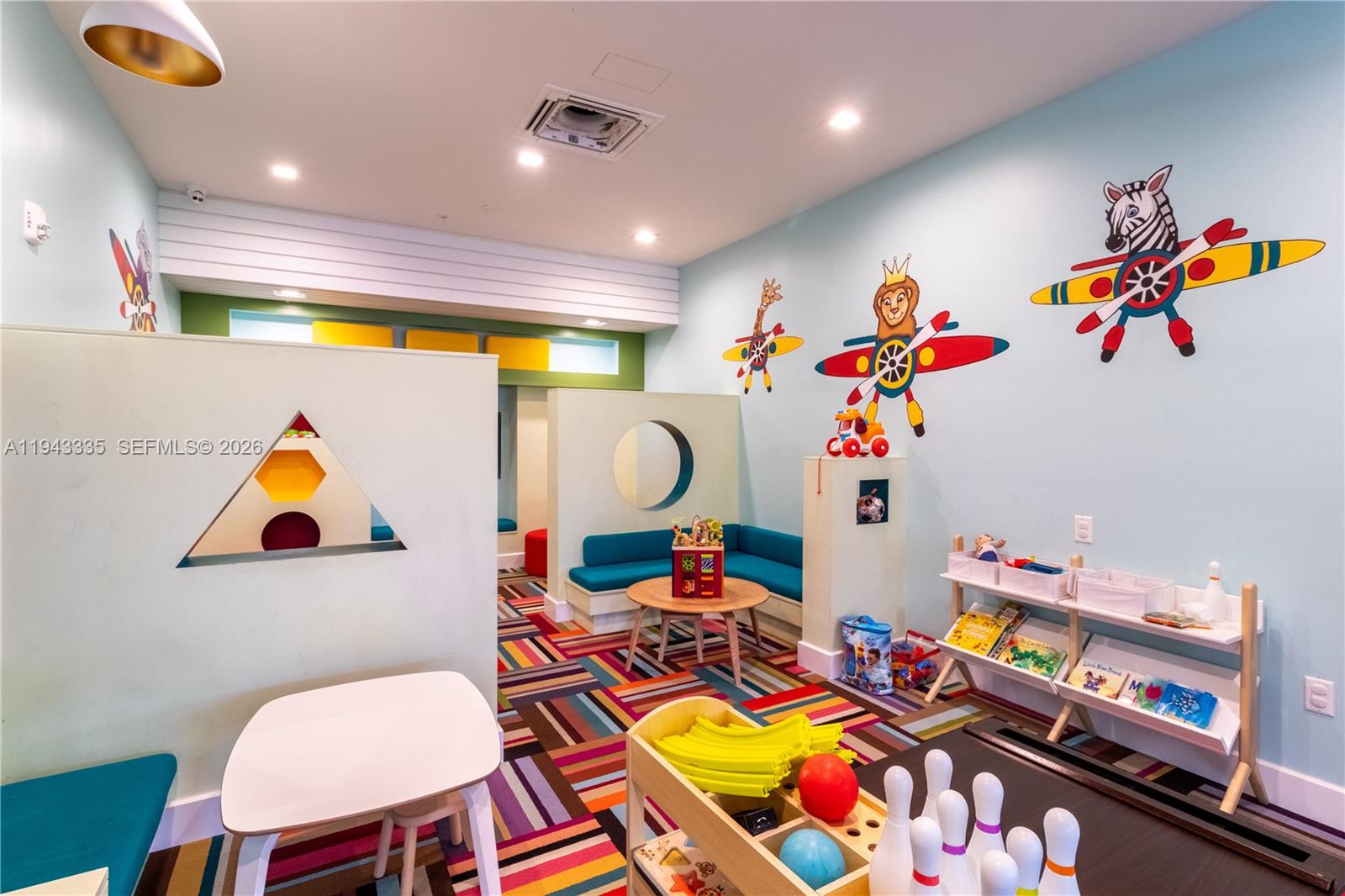 DOWNTOWN DORAL SOUTH PHAS - Residential