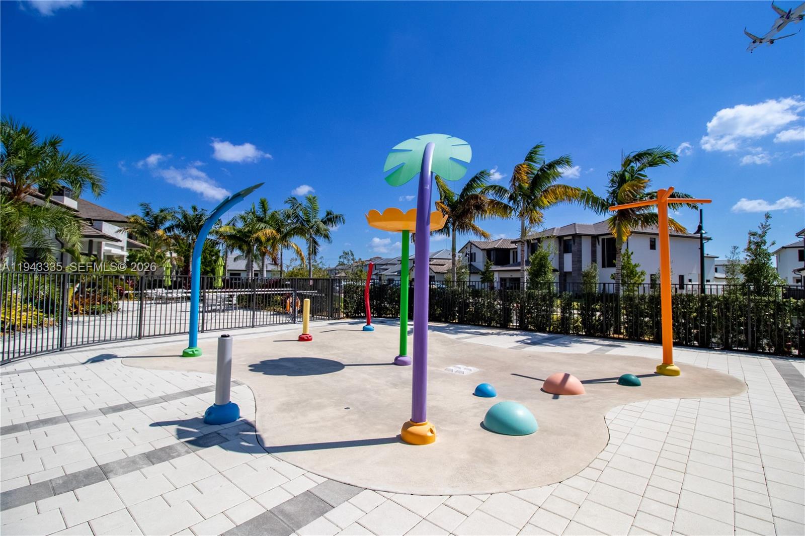 DOWNTOWN DORAL SOUTH PHAS - Residential