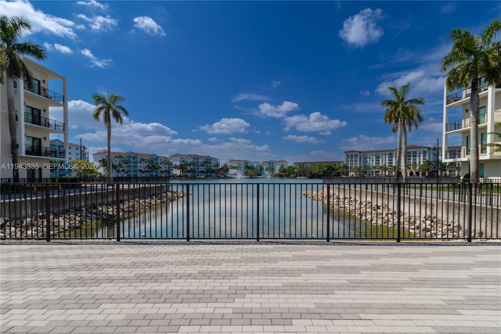 DOWNTOWN DORAL SOUTH PHAS - Residential