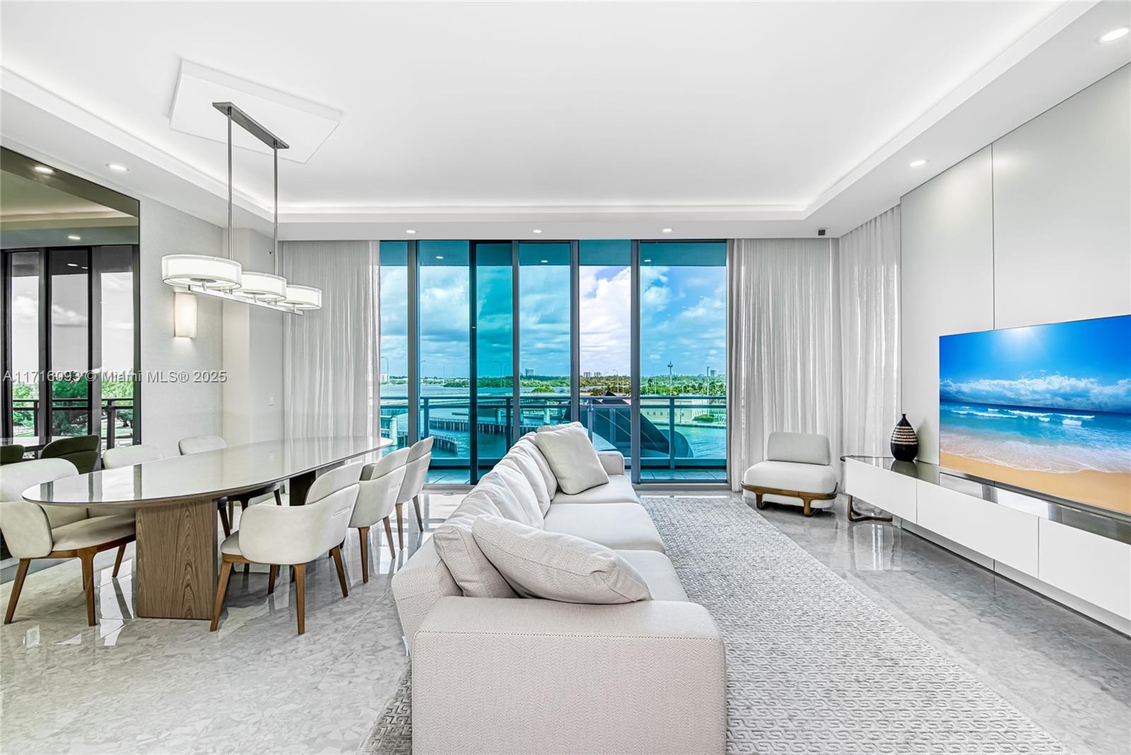 10295 Collins Ave 306