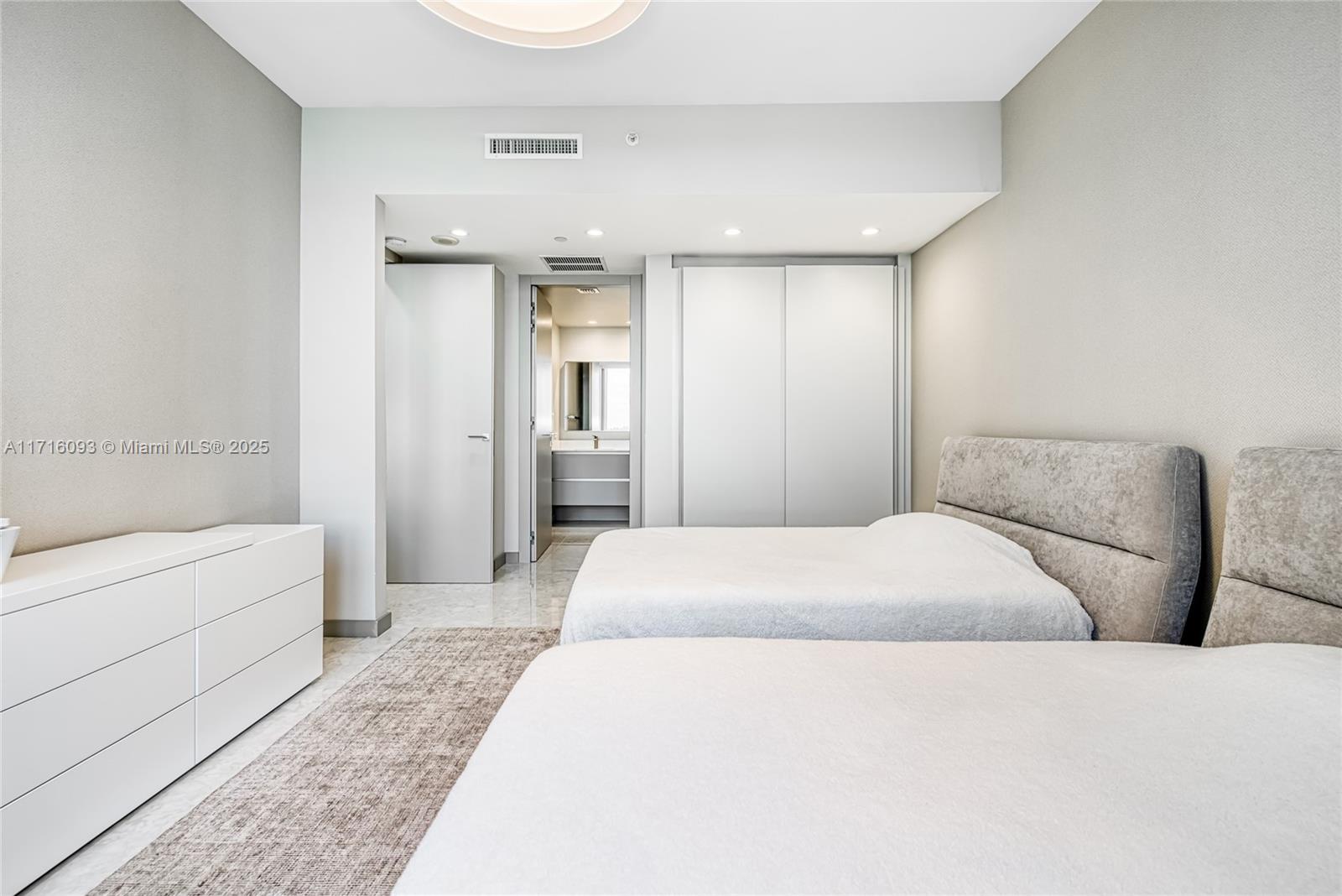 10295 COLLINS AVE RESDNTA - Residential