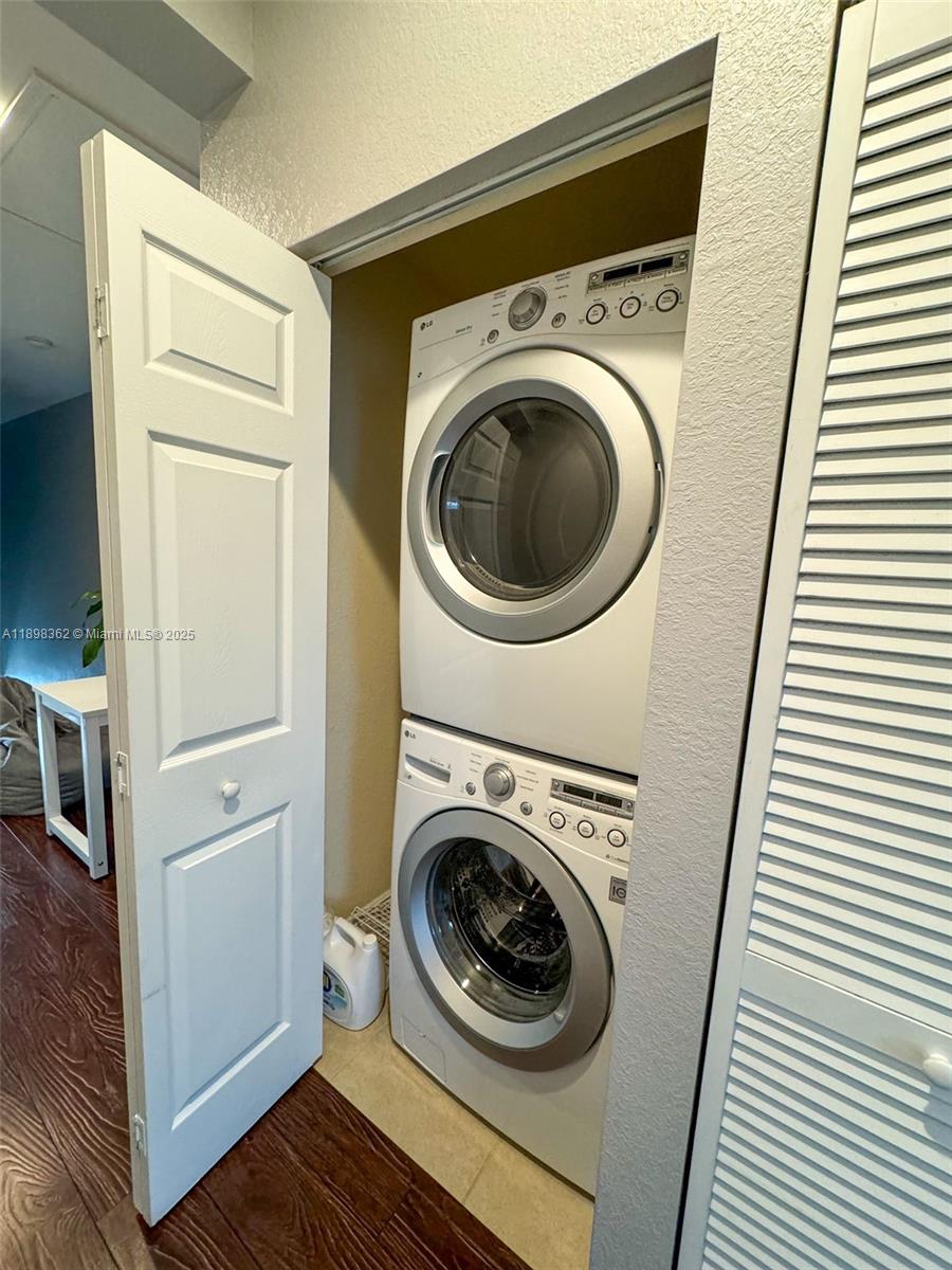 COBBLESTONE II - Residential Lease