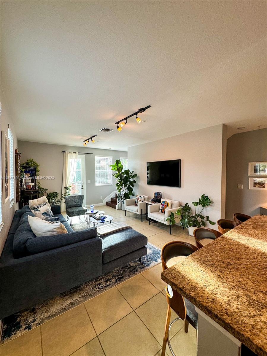 COBBLESTONE II - Residential Lease