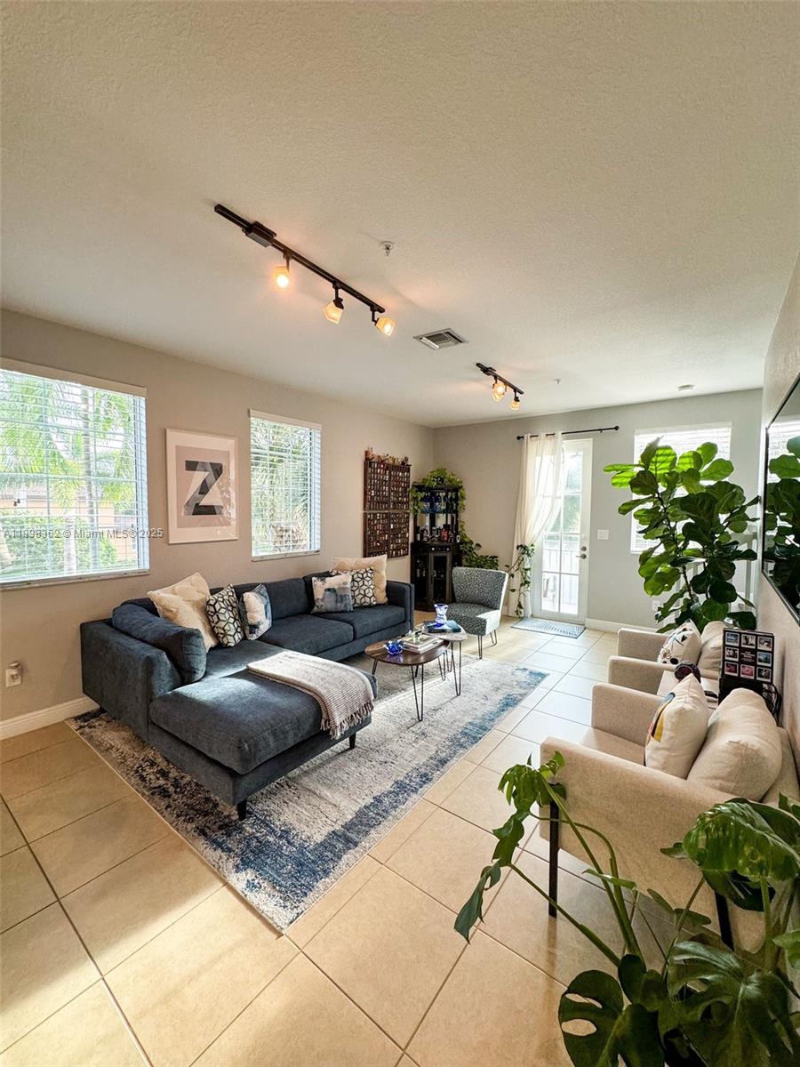 COBBLESTONE II - Residential Lease