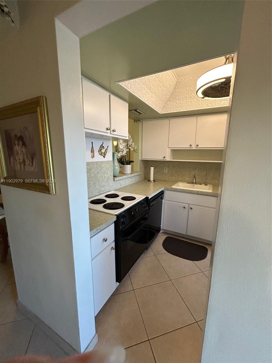 APRIL BREEZE CONDO - Residential Lease