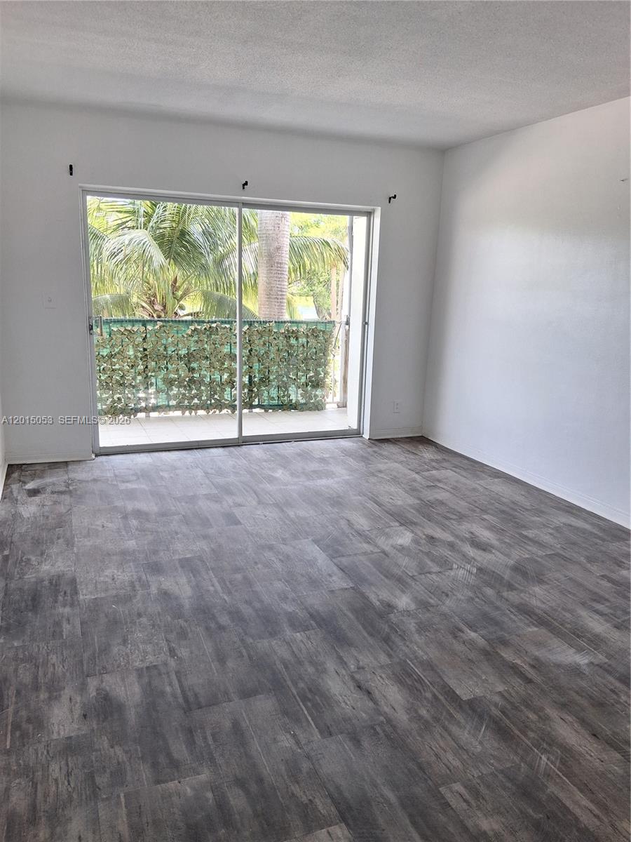 FLORIDIAN ARMS CONDO - Residential Lease